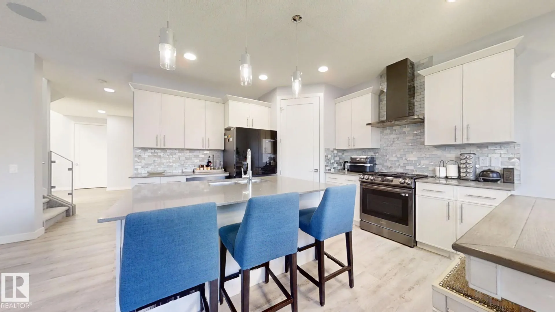 215 GLENRIDDING RAVINE Road