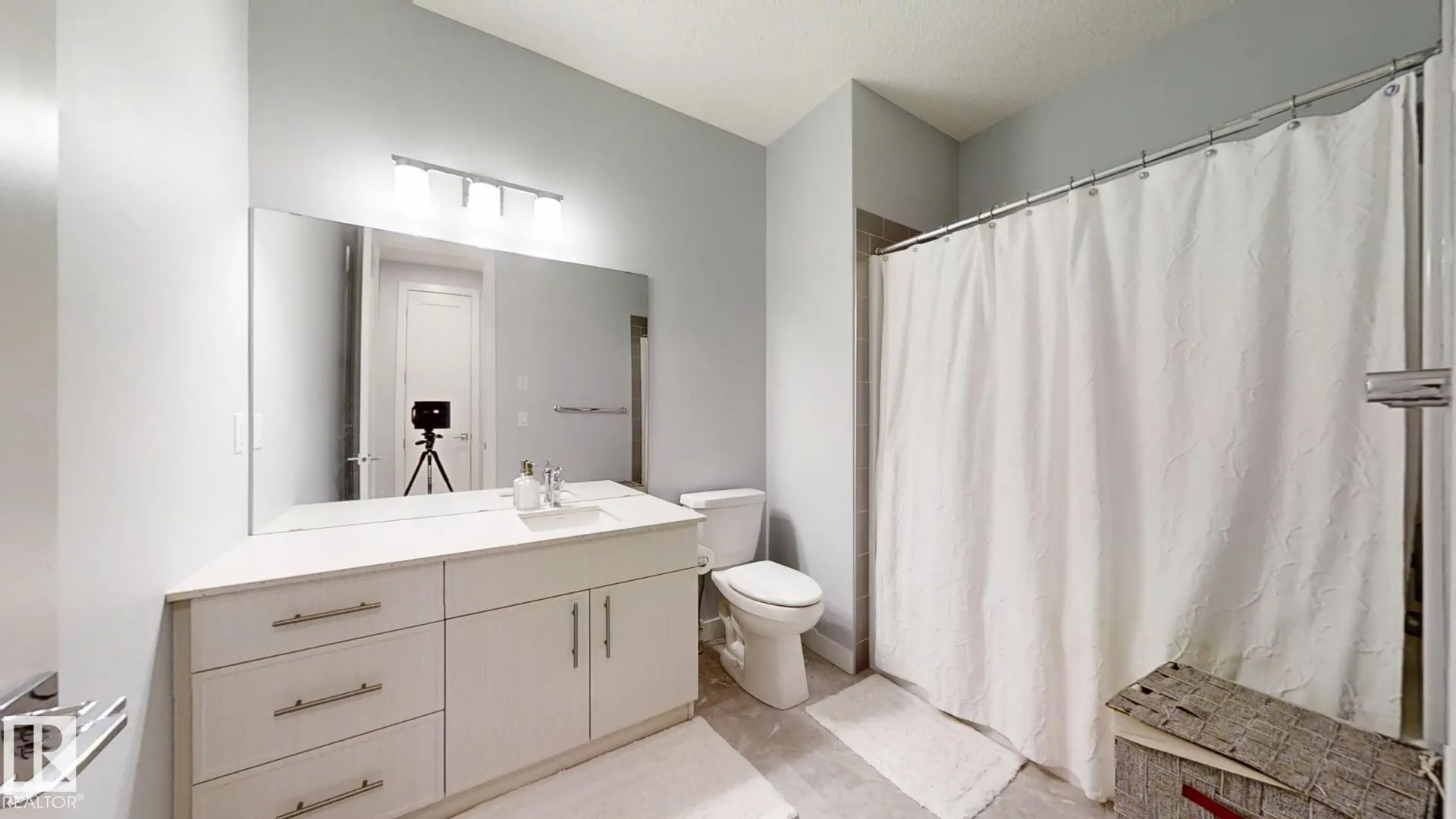 215 GLENRIDDING RAVINE Road