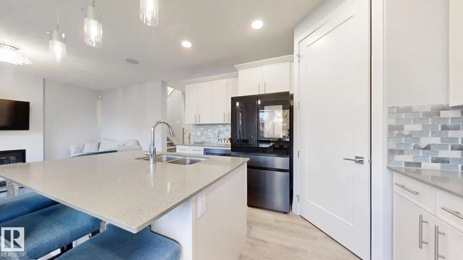 215 GLENRIDDING RAVINE Road