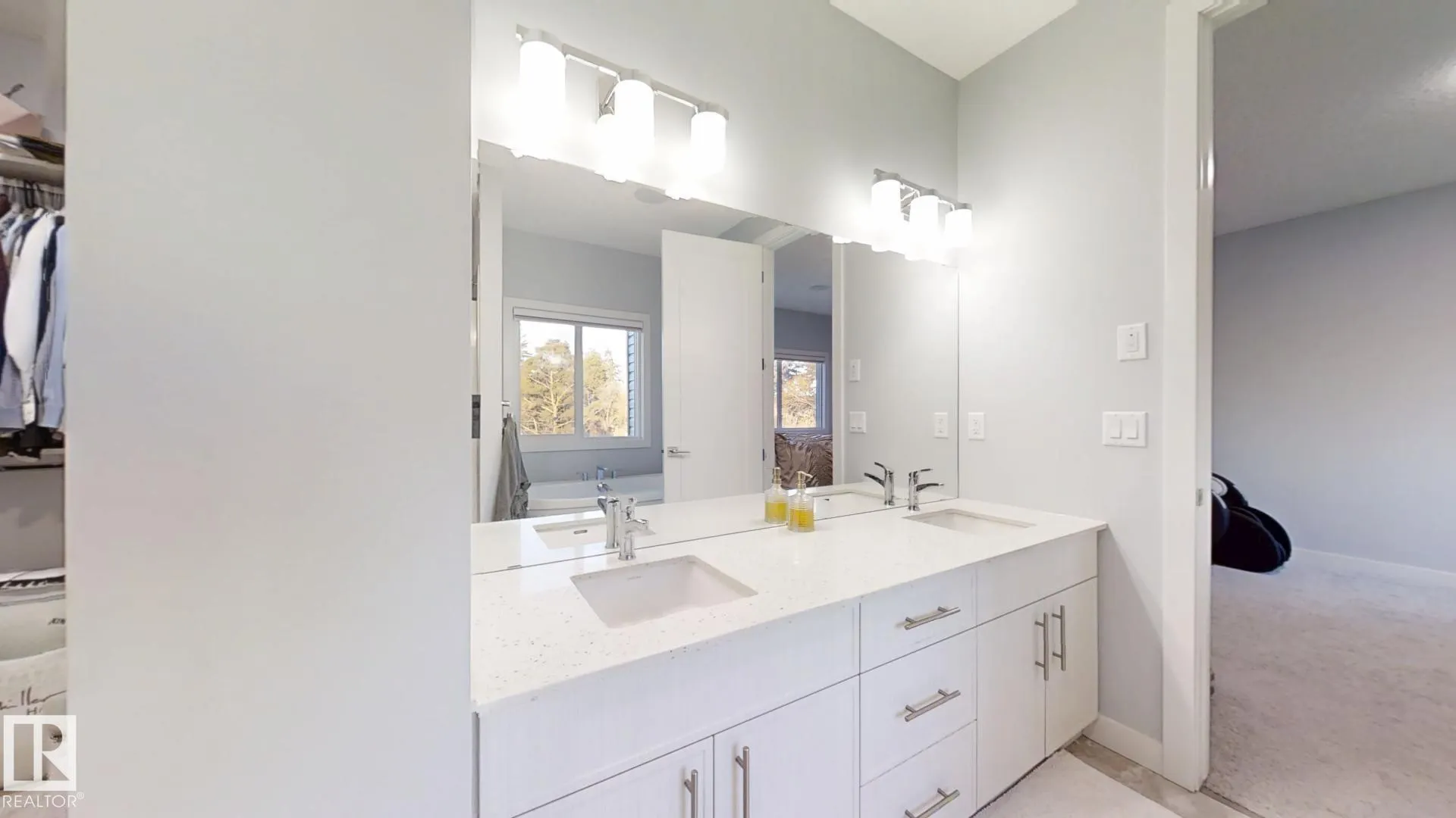 215 GLENRIDDING RAVINE Road