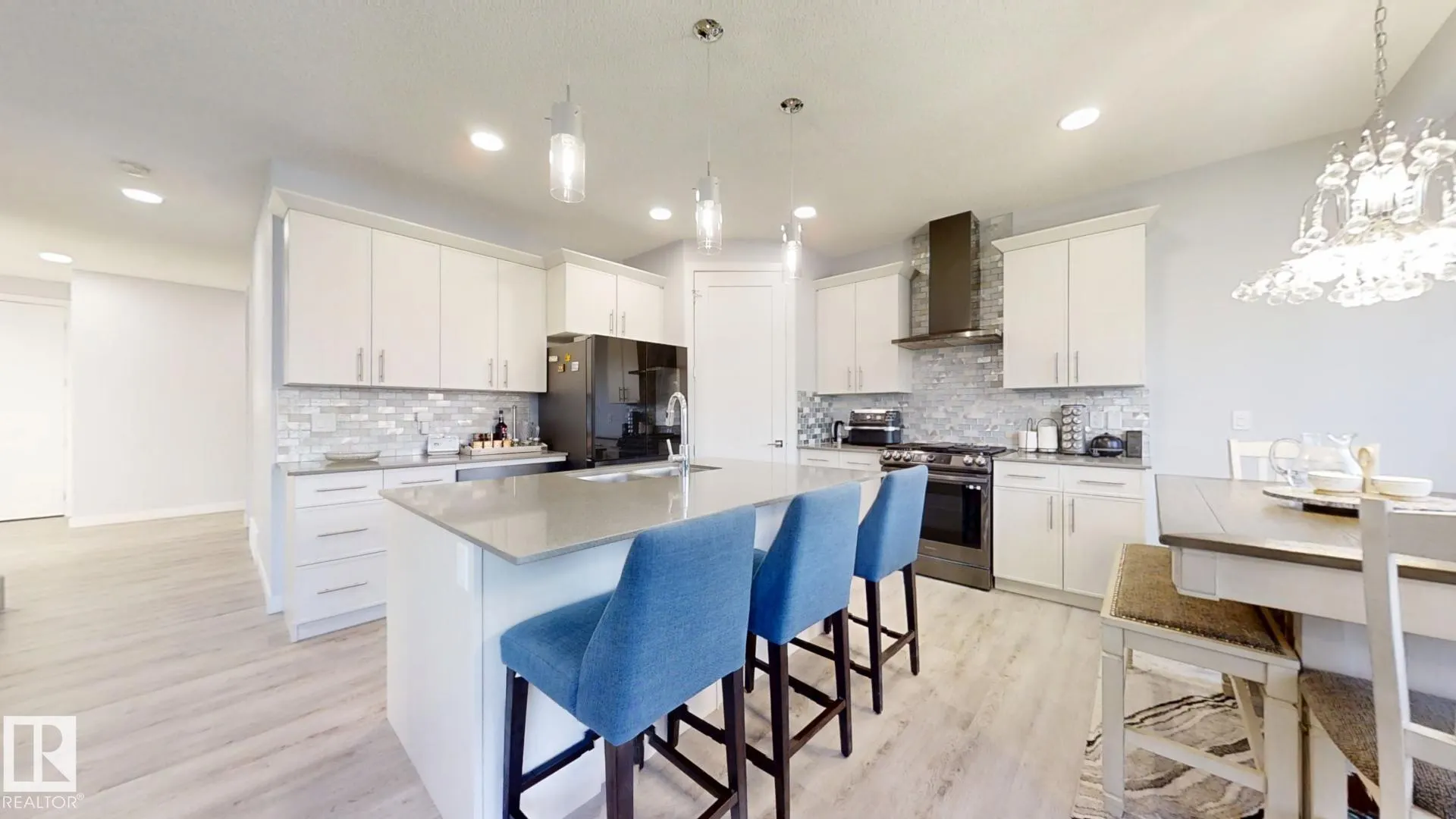 215 GLENRIDDING RAVINE Road