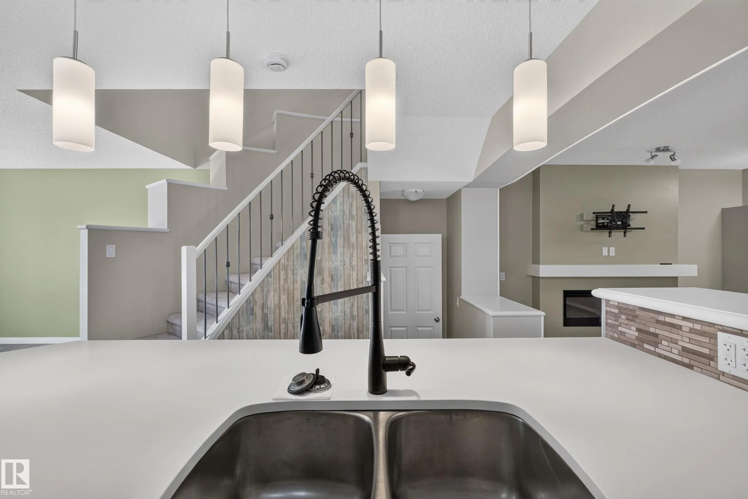 3139 Carpenter Landing