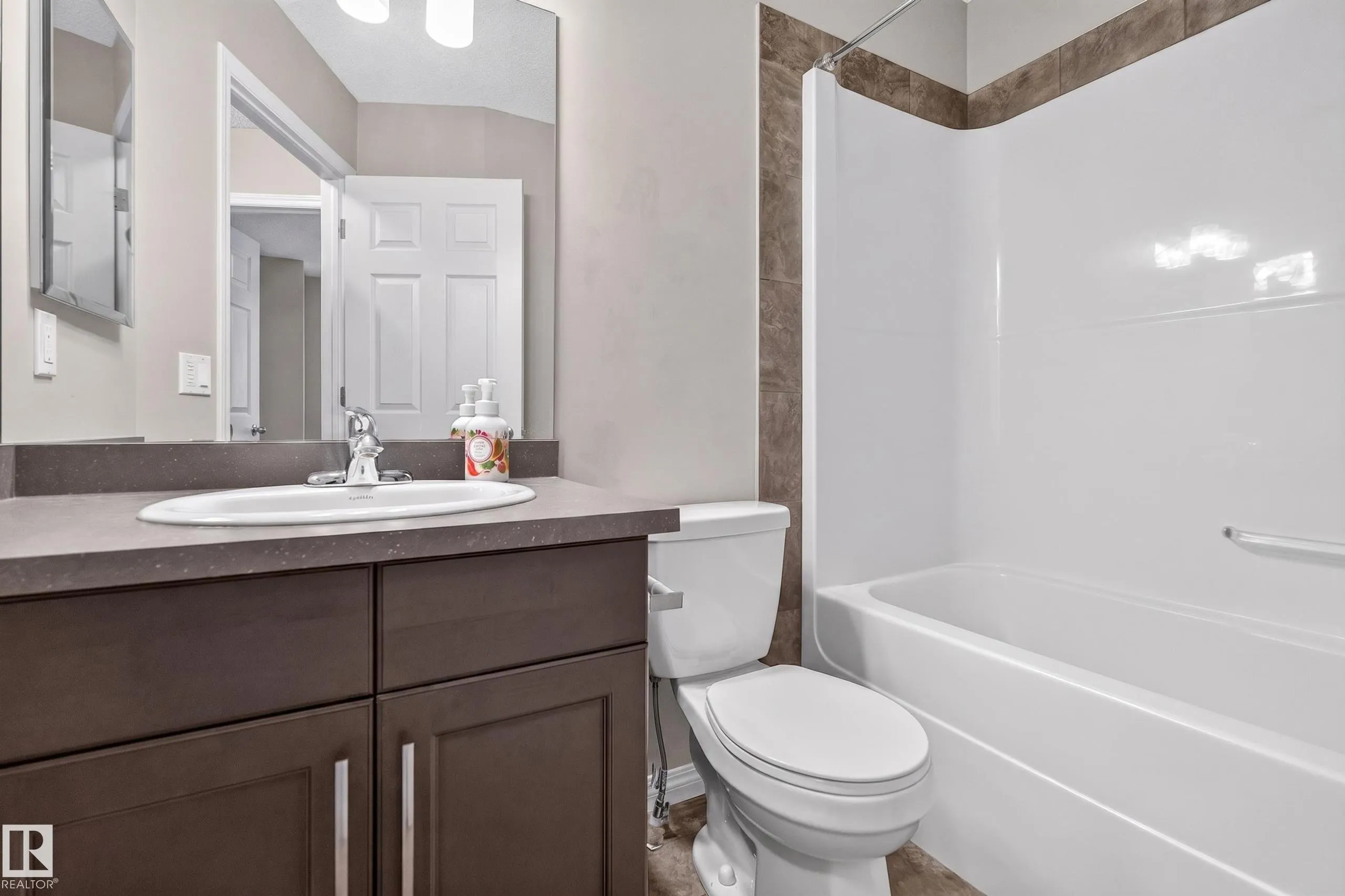 3139 Carpenter Landing