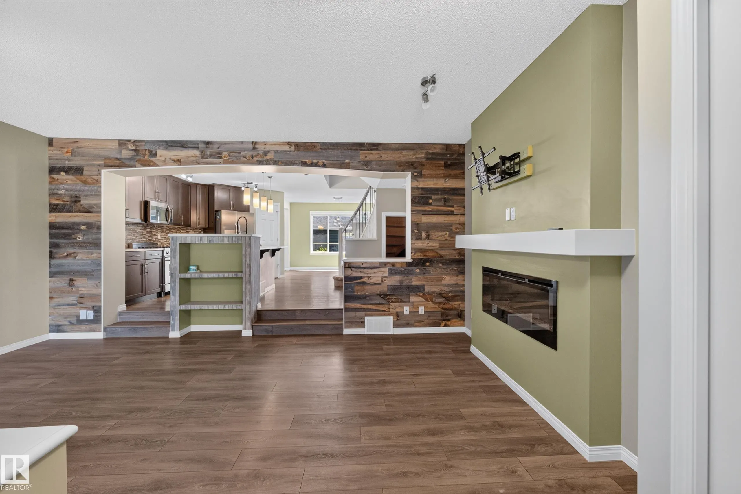 3139 Carpenter Landing
