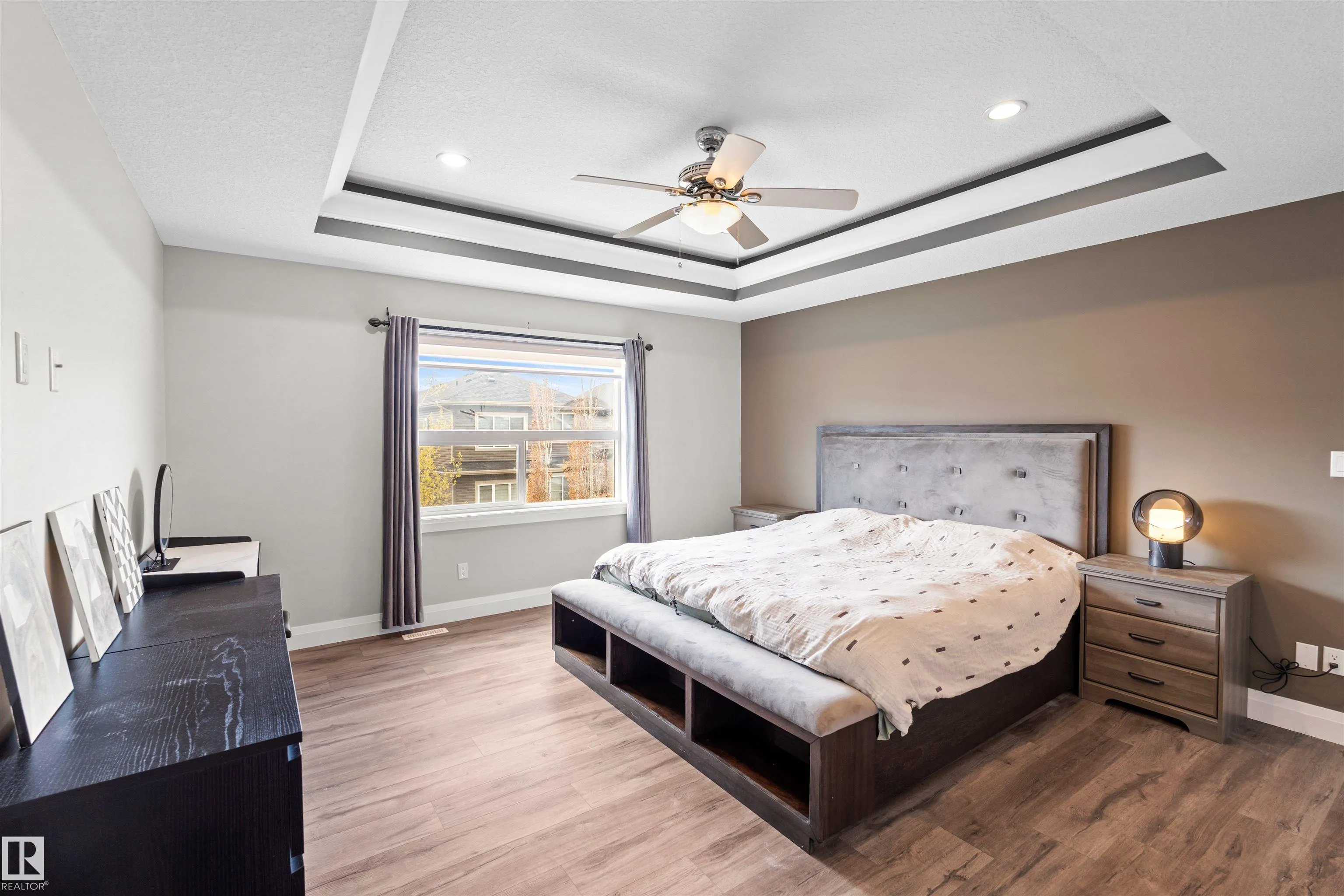 3807 CLAXTON Close