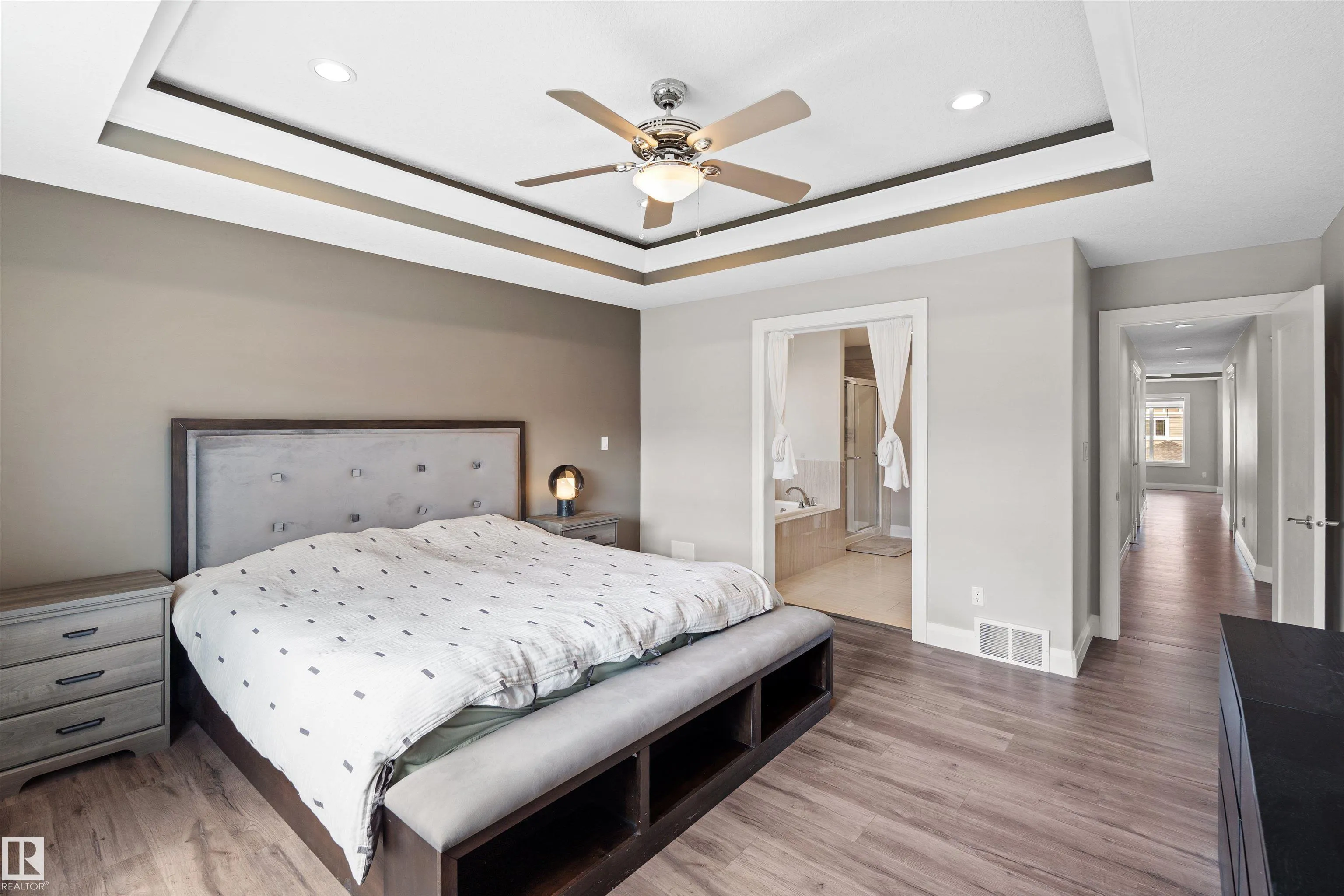 3807 CLAXTON Close