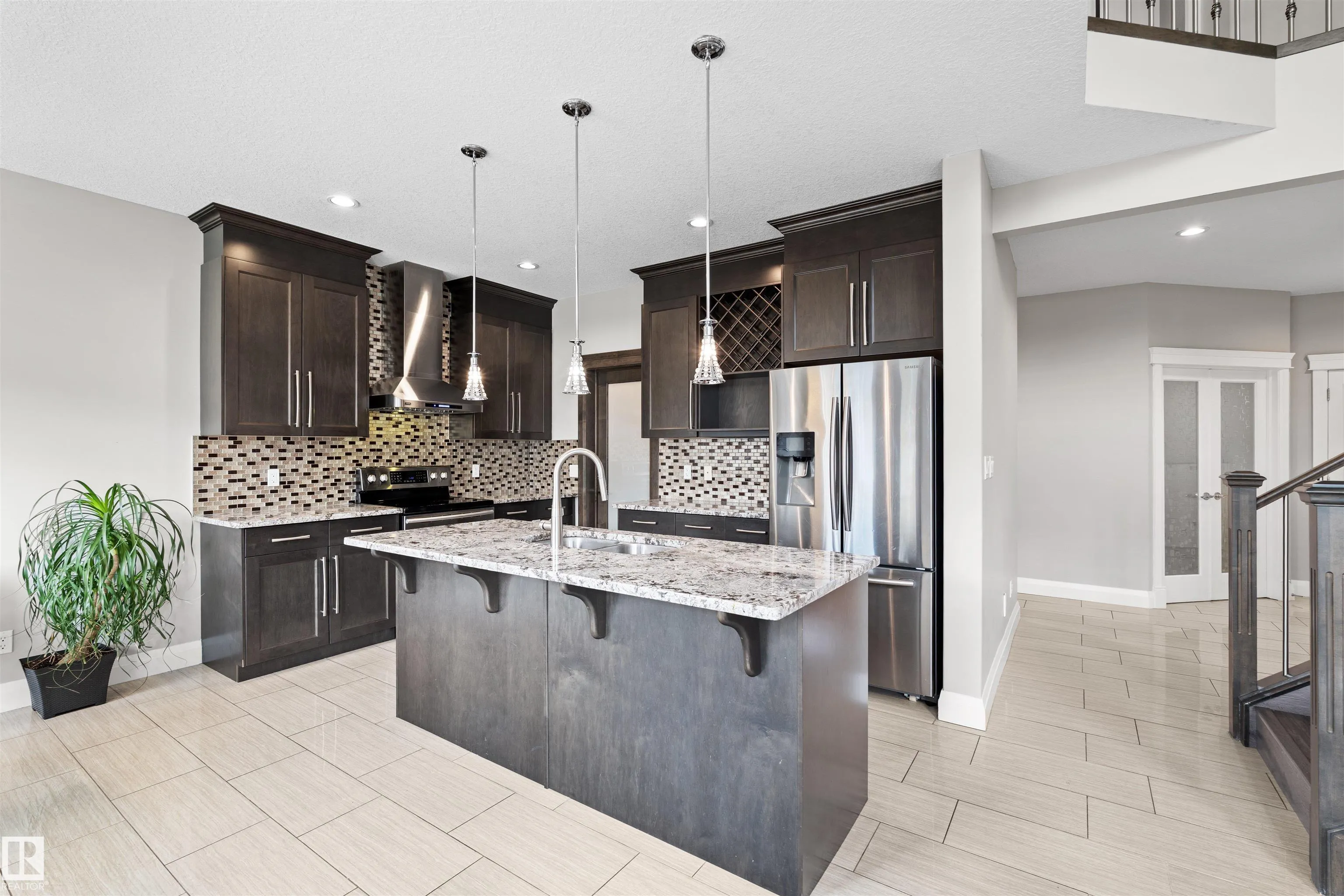 3807 CLAXTON Close