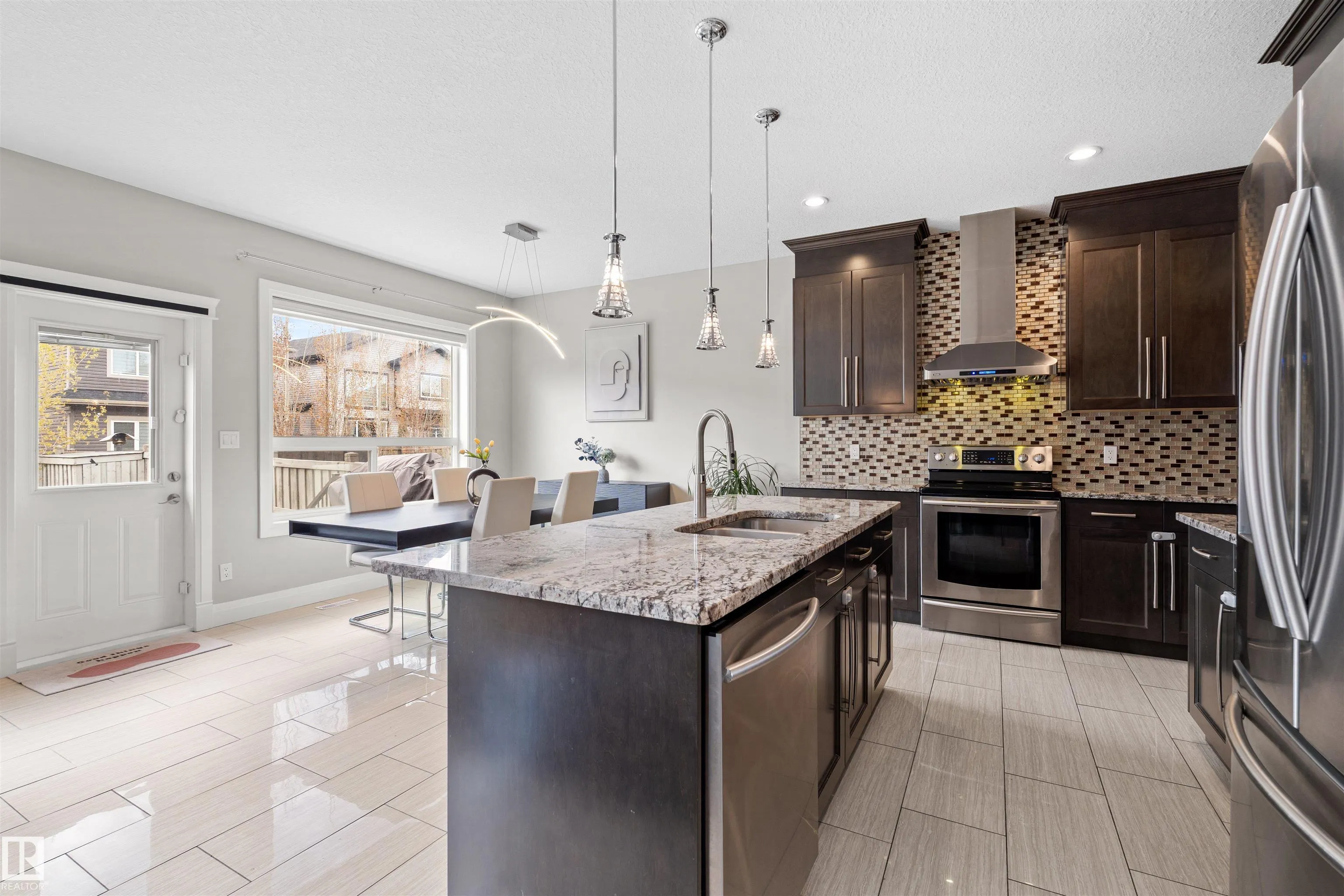 3807 CLAXTON Close