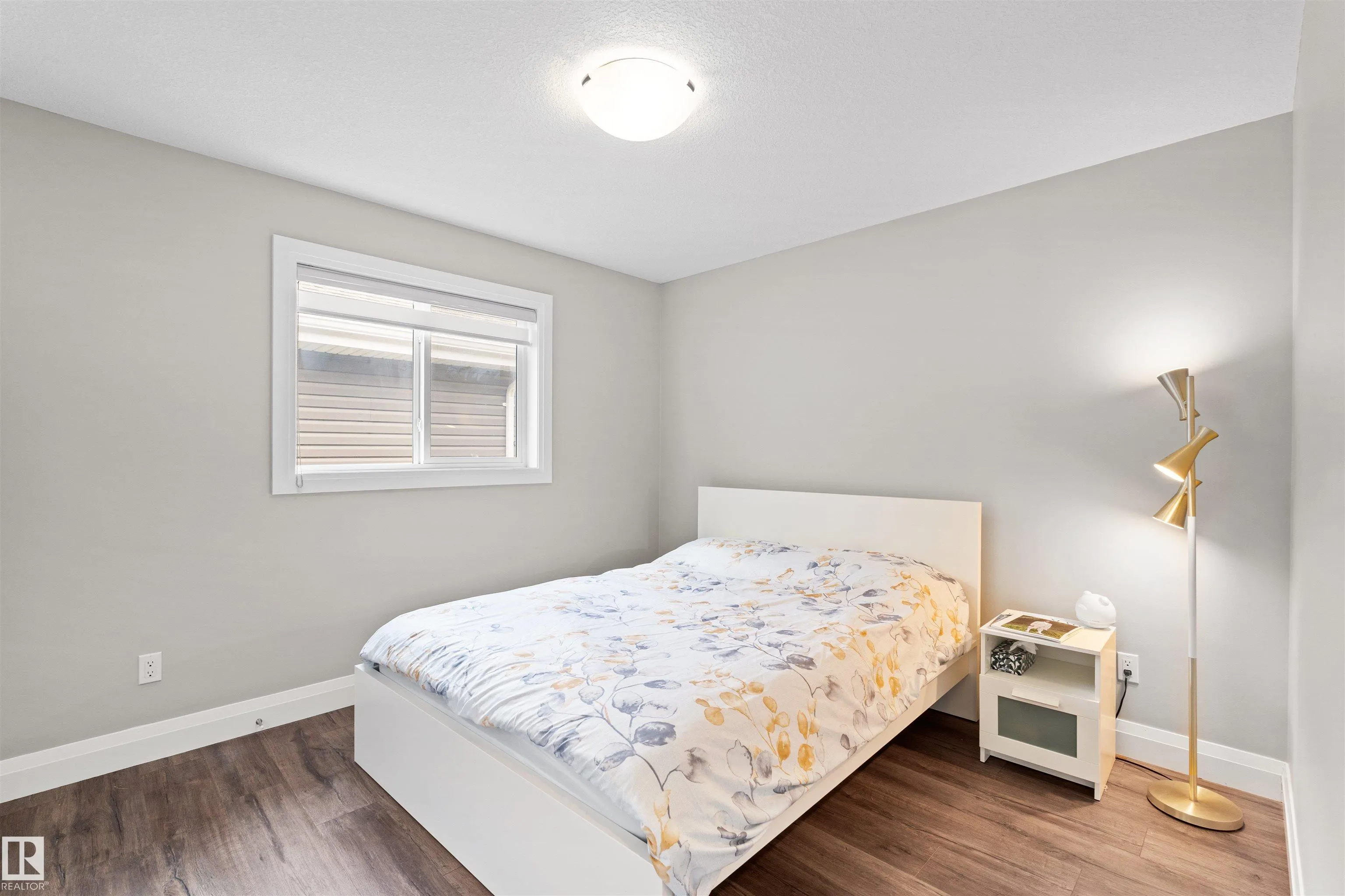 3807 CLAXTON Close
