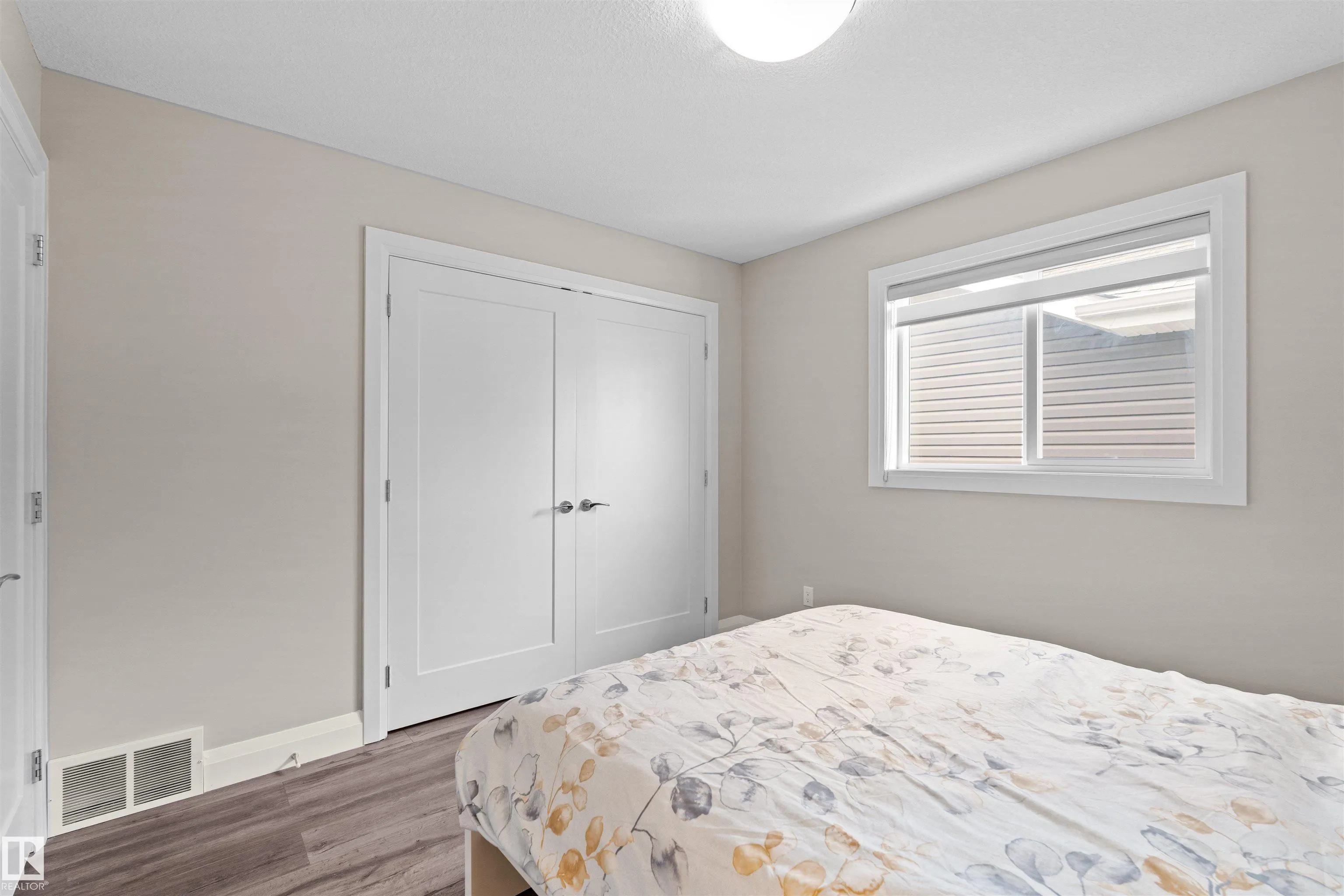 3807 CLAXTON Close