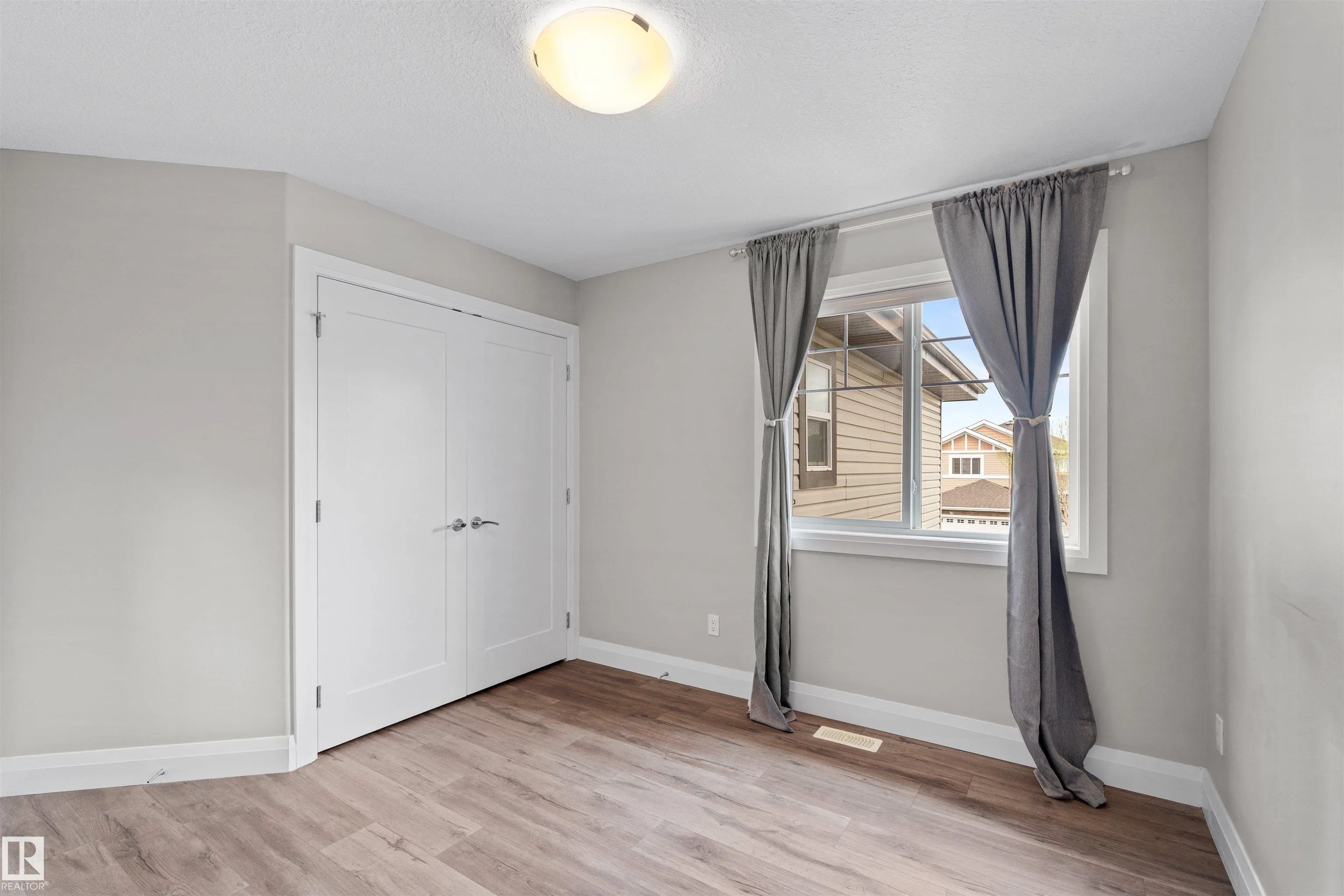 3807 CLAXTON Close