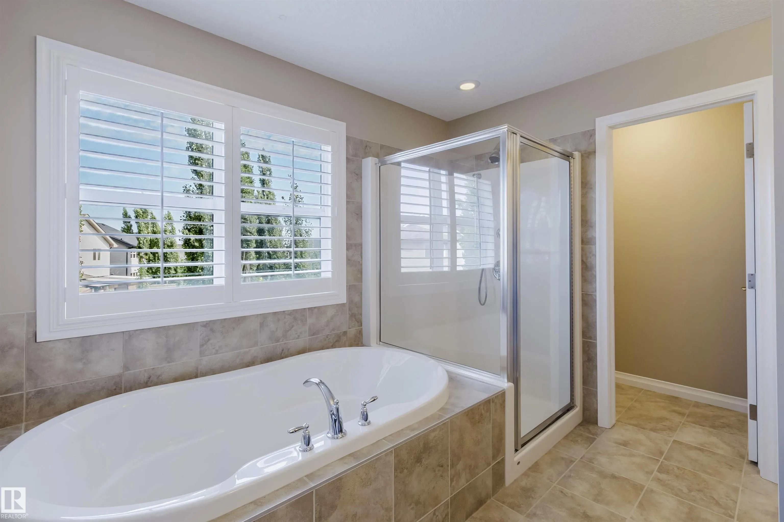 3244 ABBOTT Crescent
