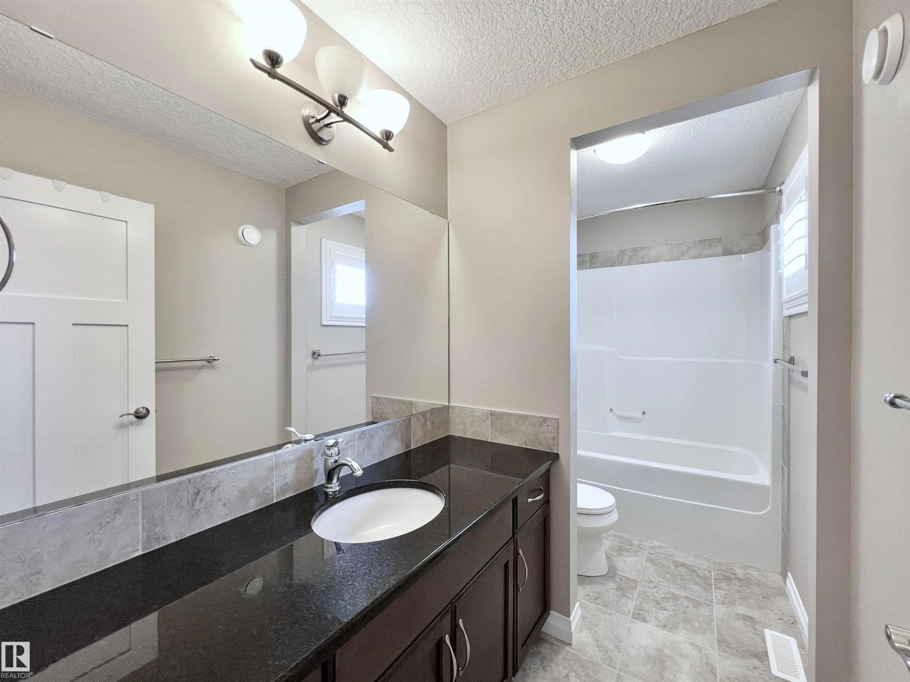 3244 ABBOTT Crescent