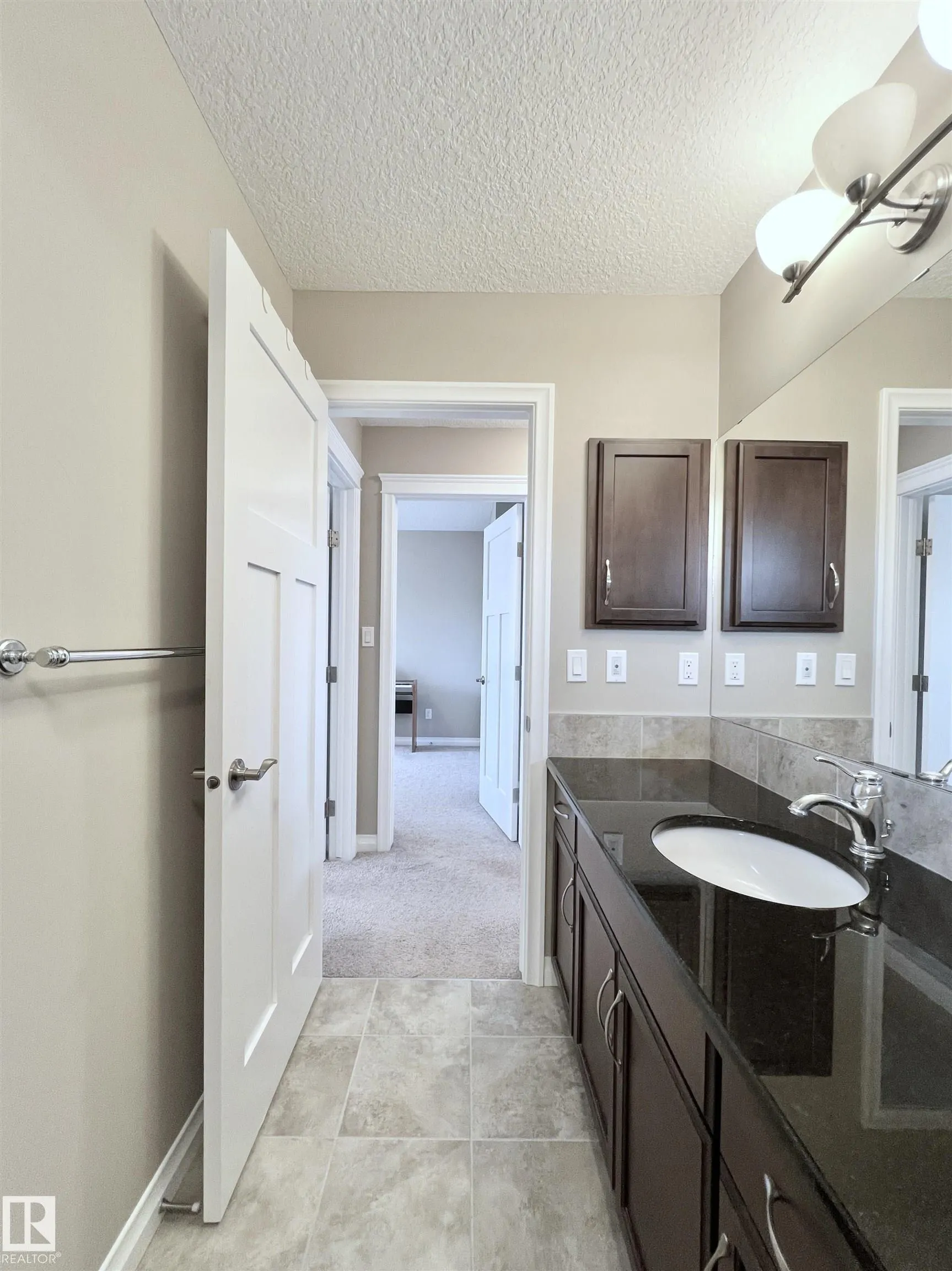 3244 ABBOTT Crescent