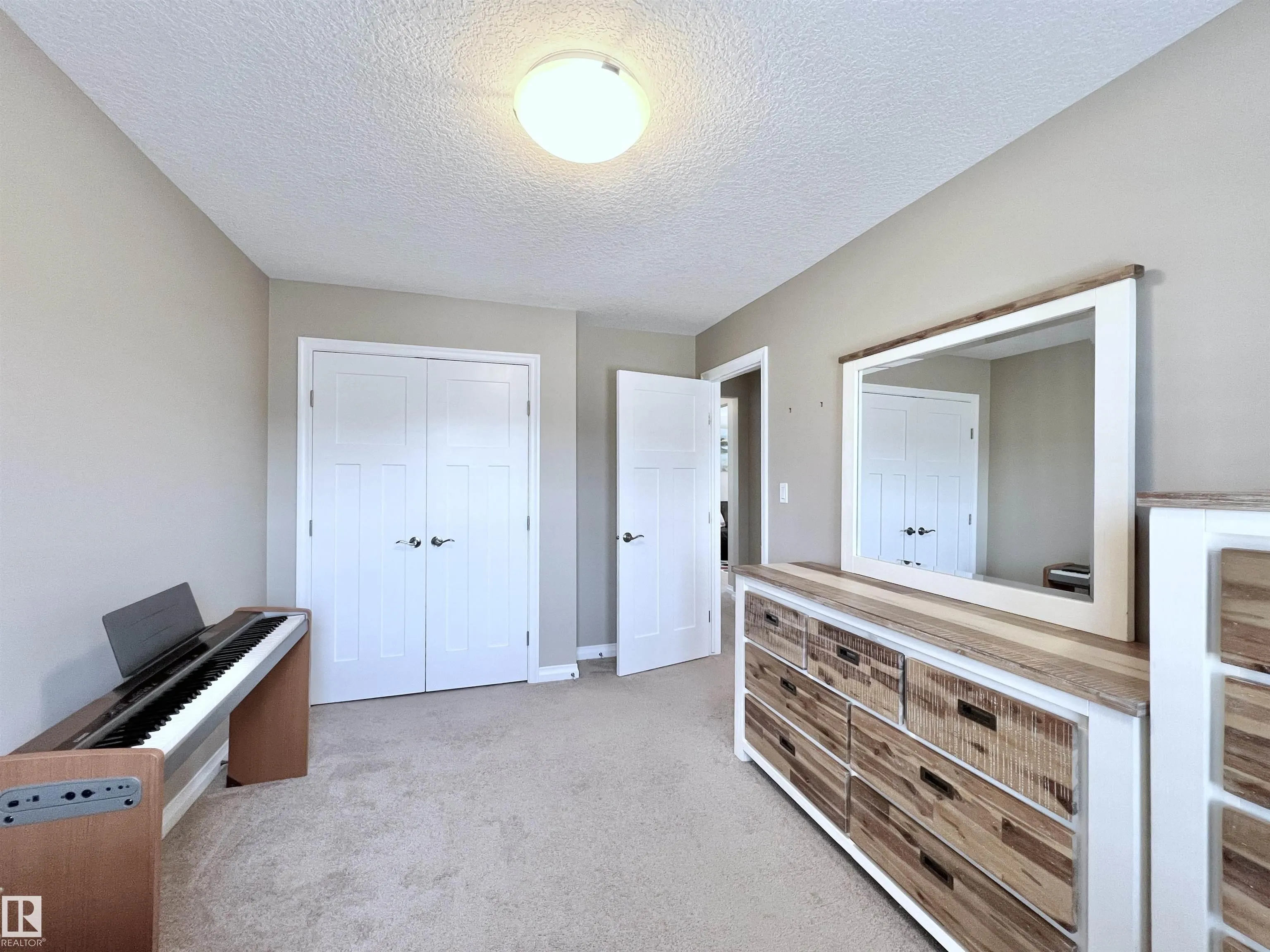 3244 ABBOTT Crescent
