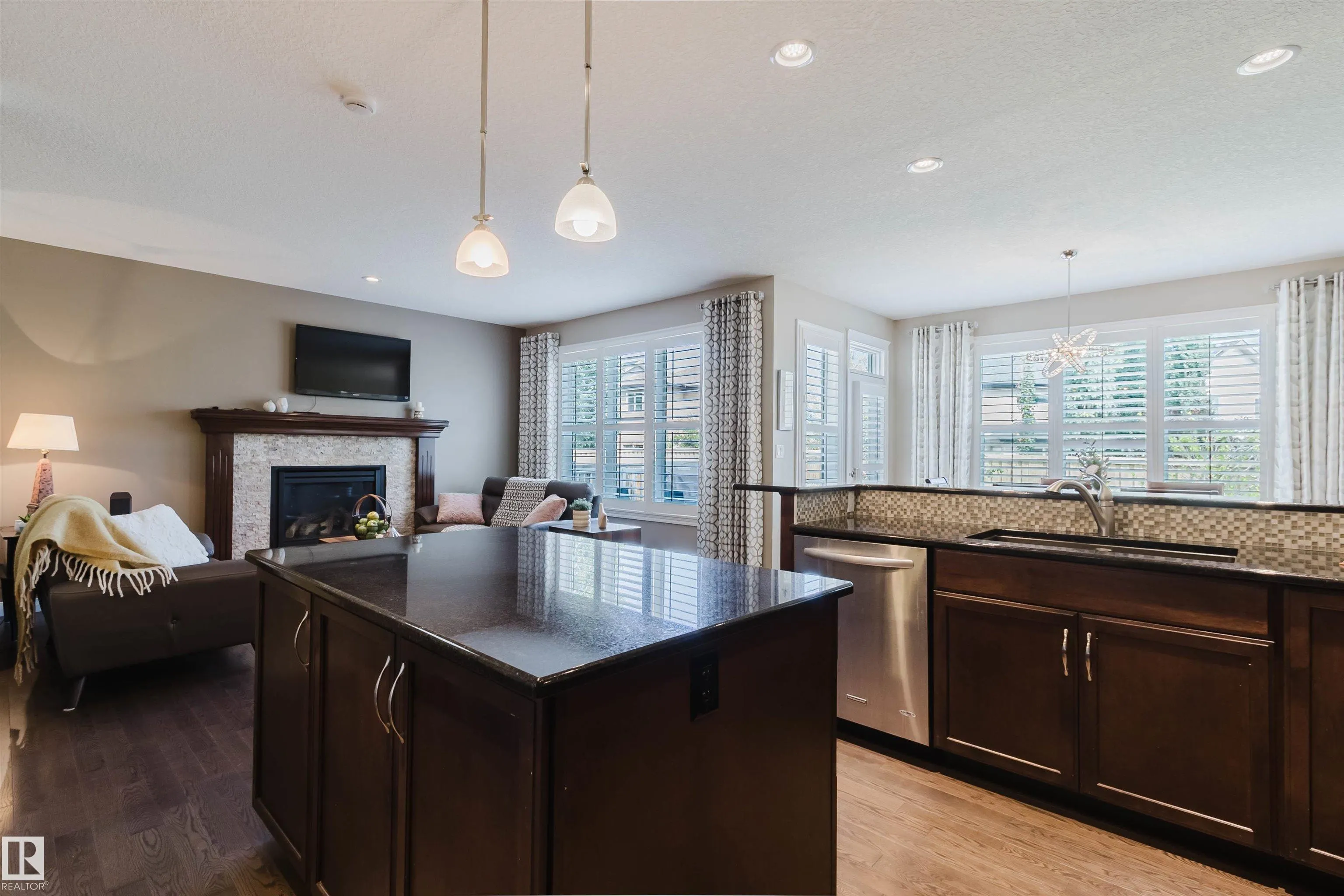 3244 ABBOTT Crescent