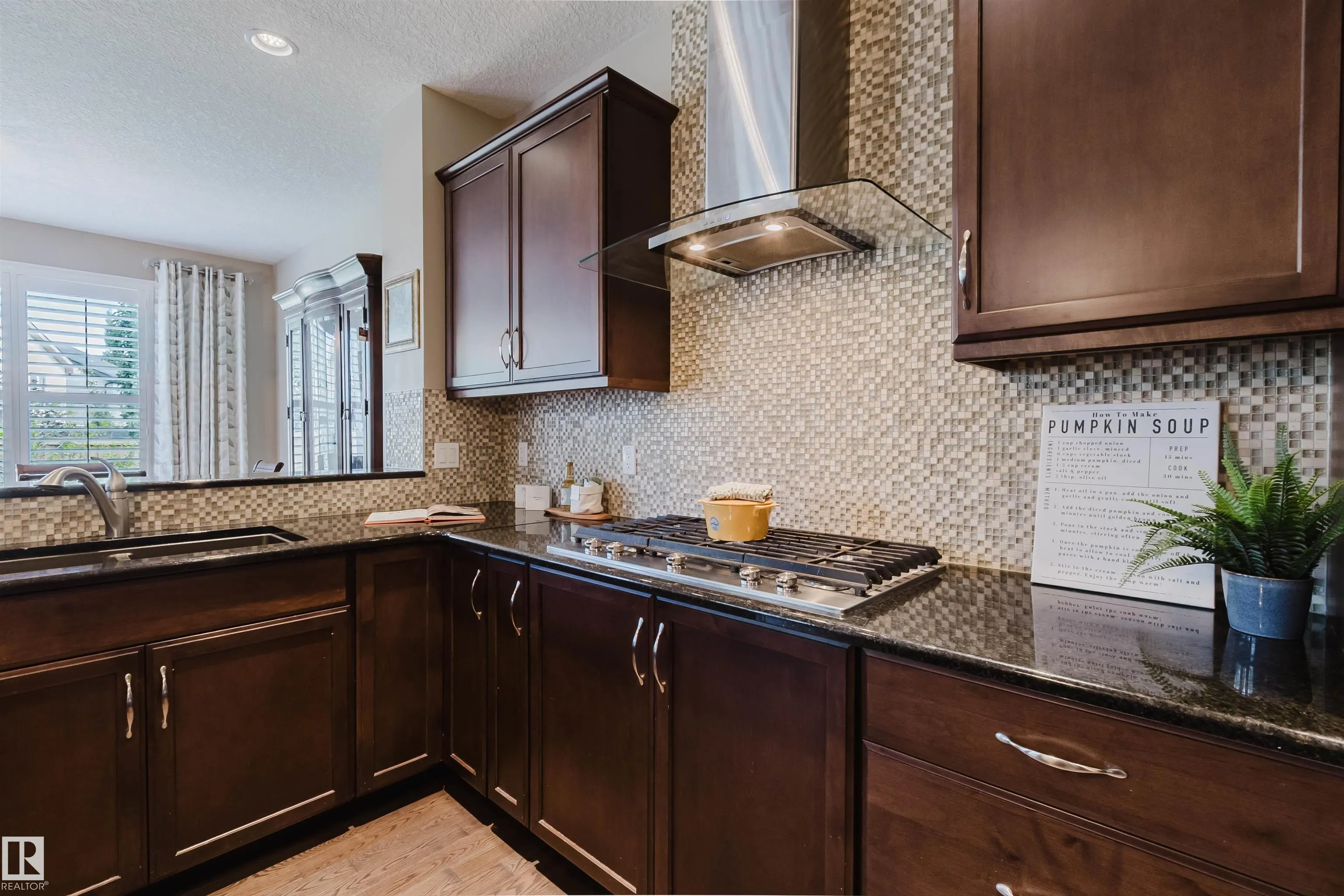 3244 ABBOTT Crescent