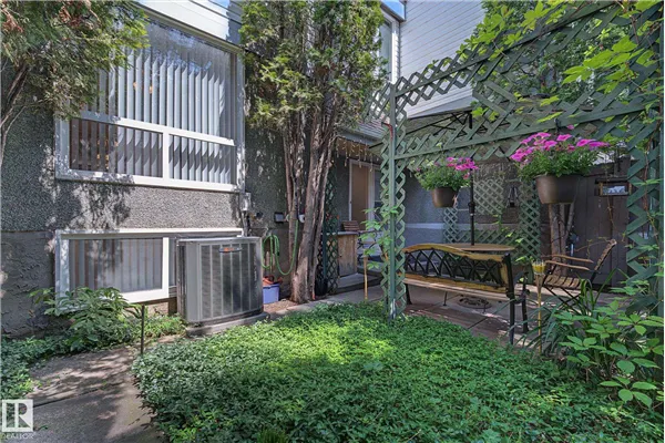 895 ERIN Place