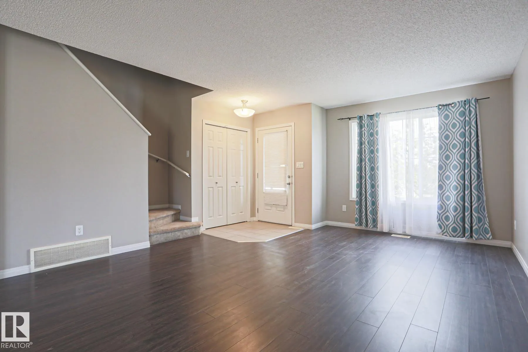 489 ORCHARDS Boulevard