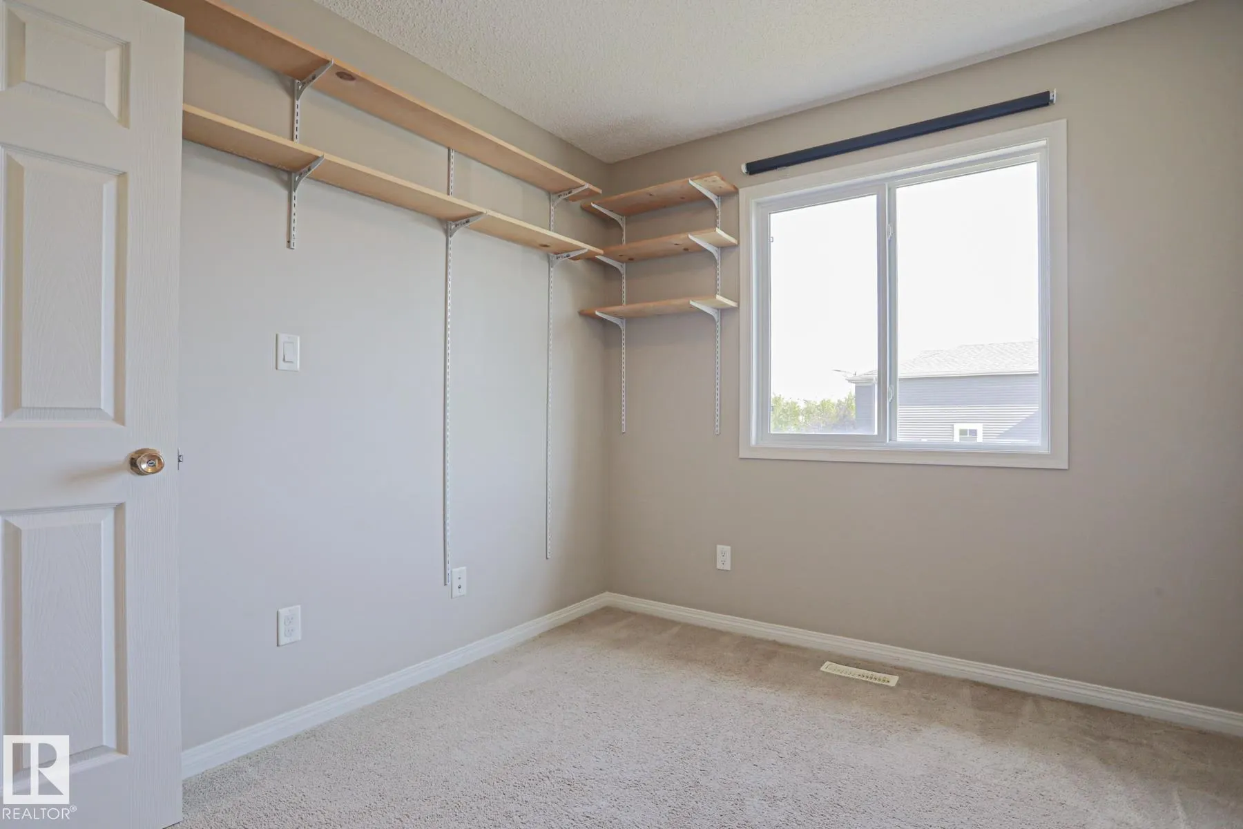 489 ORCHARDS Boulevard