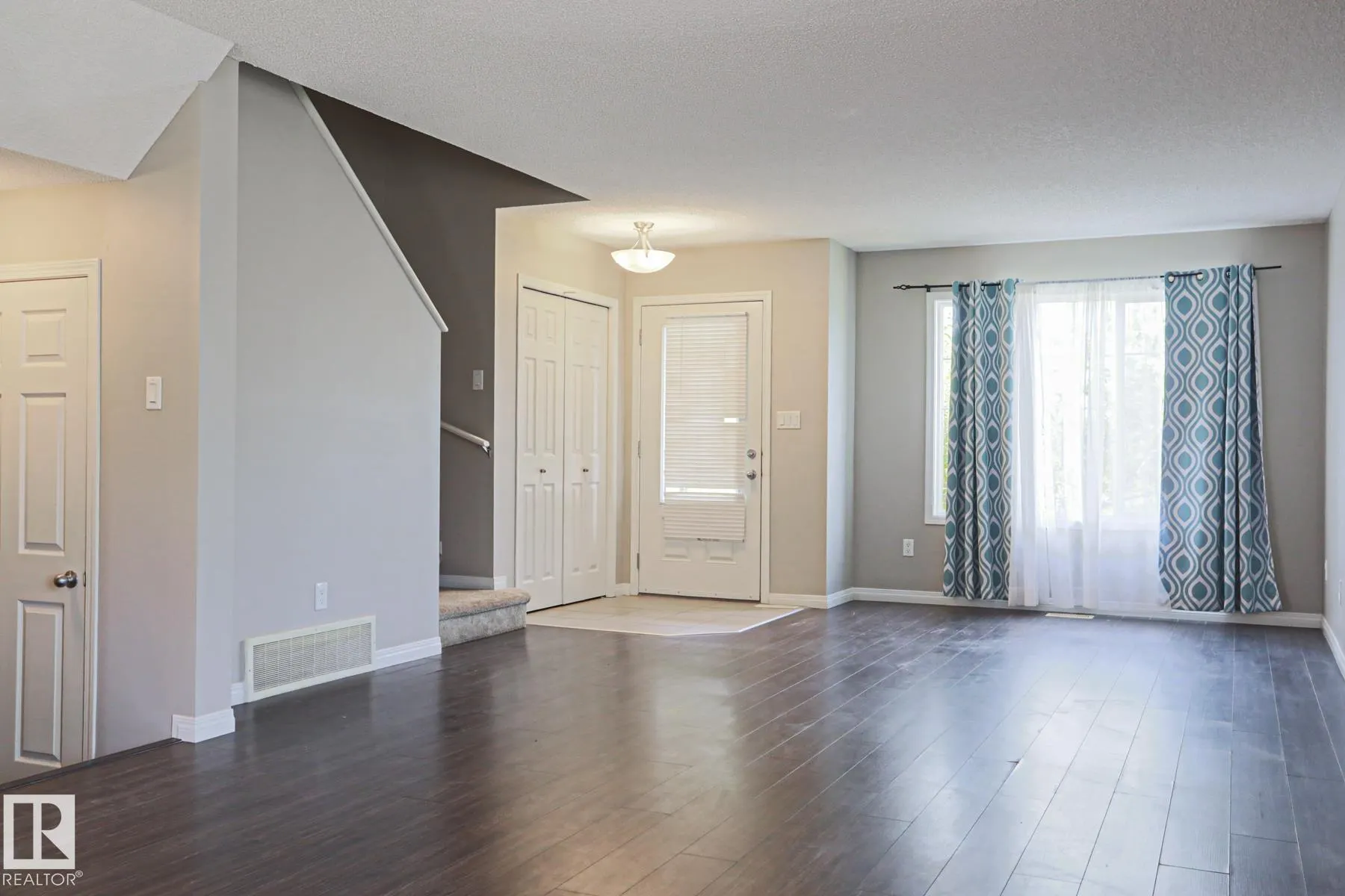 489 ORCHARDS Boulevard