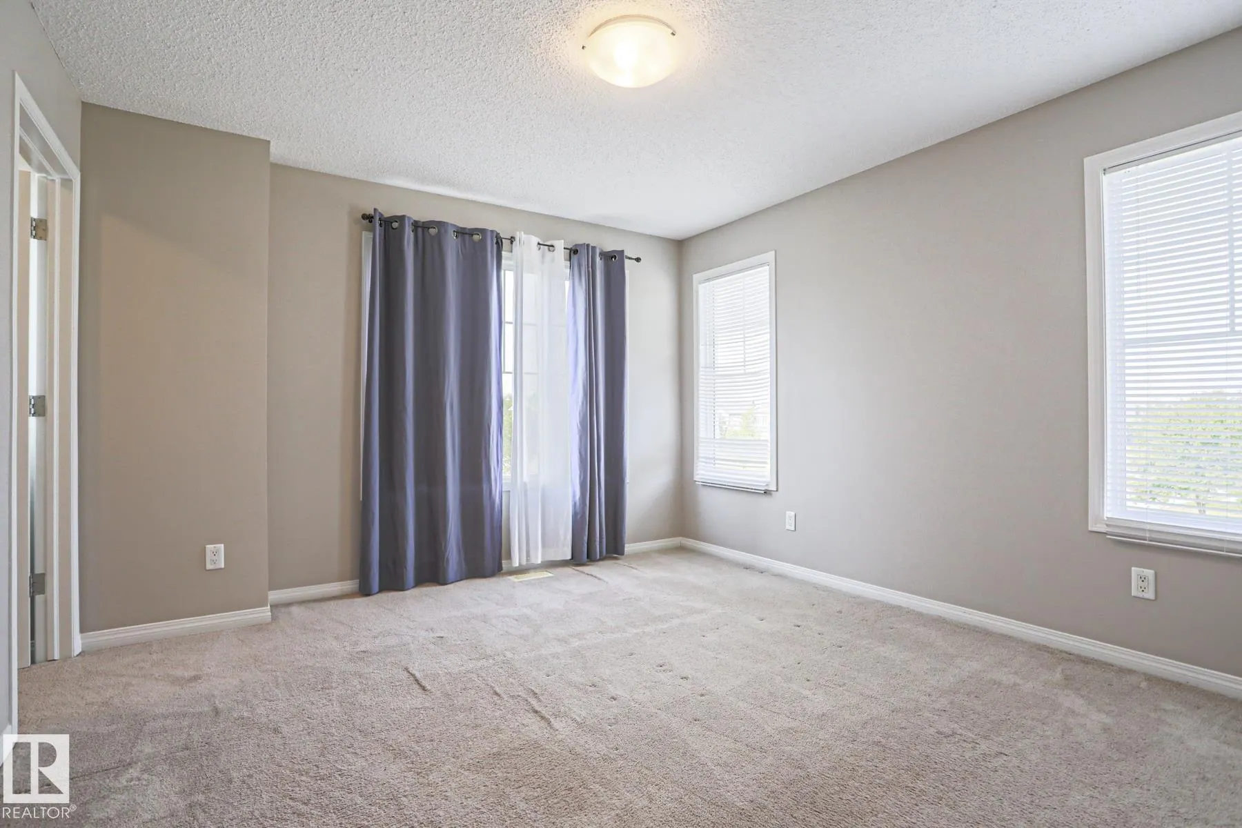 489 ORCHARDS Boulevard