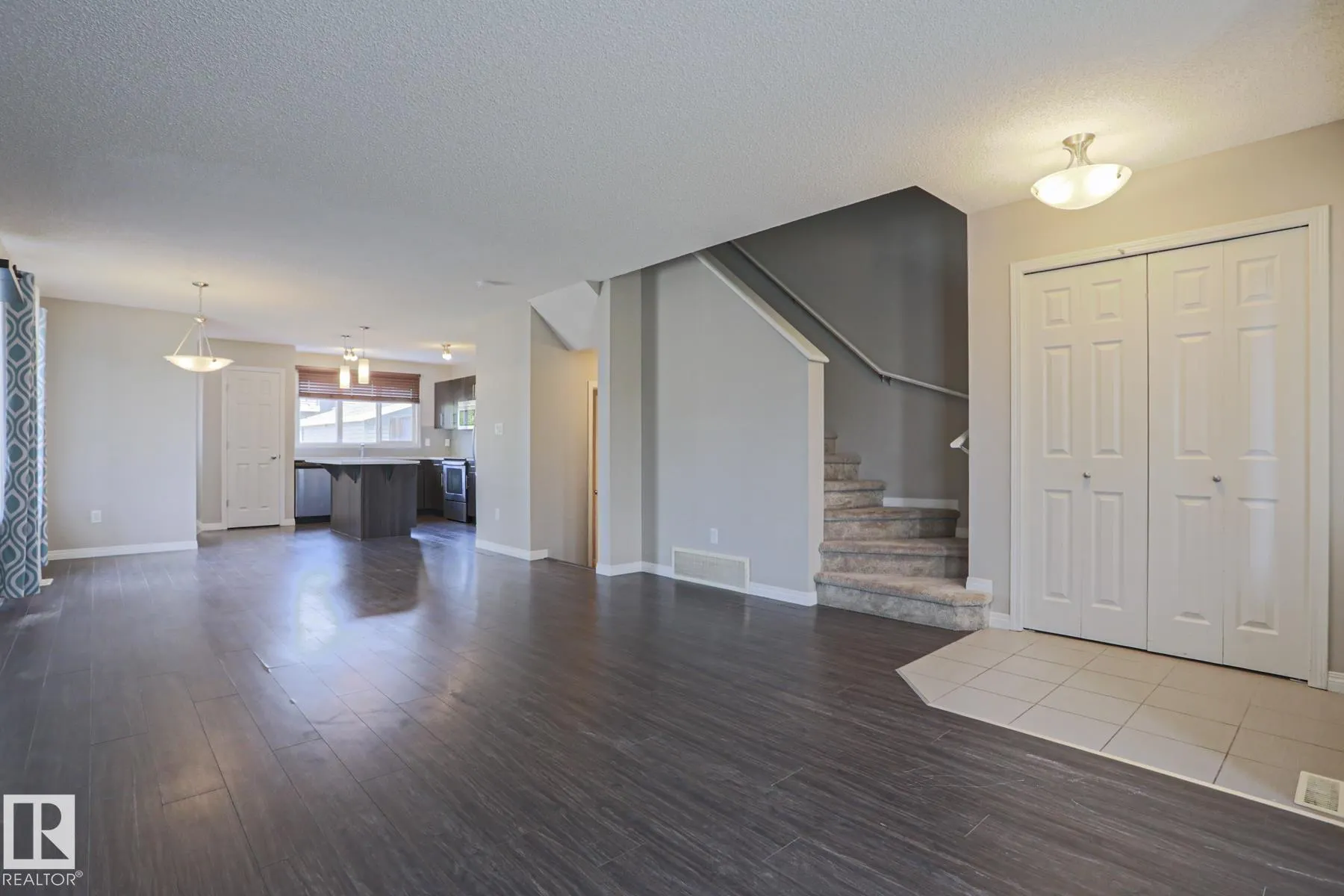 489 ORCHARDS Boulevard