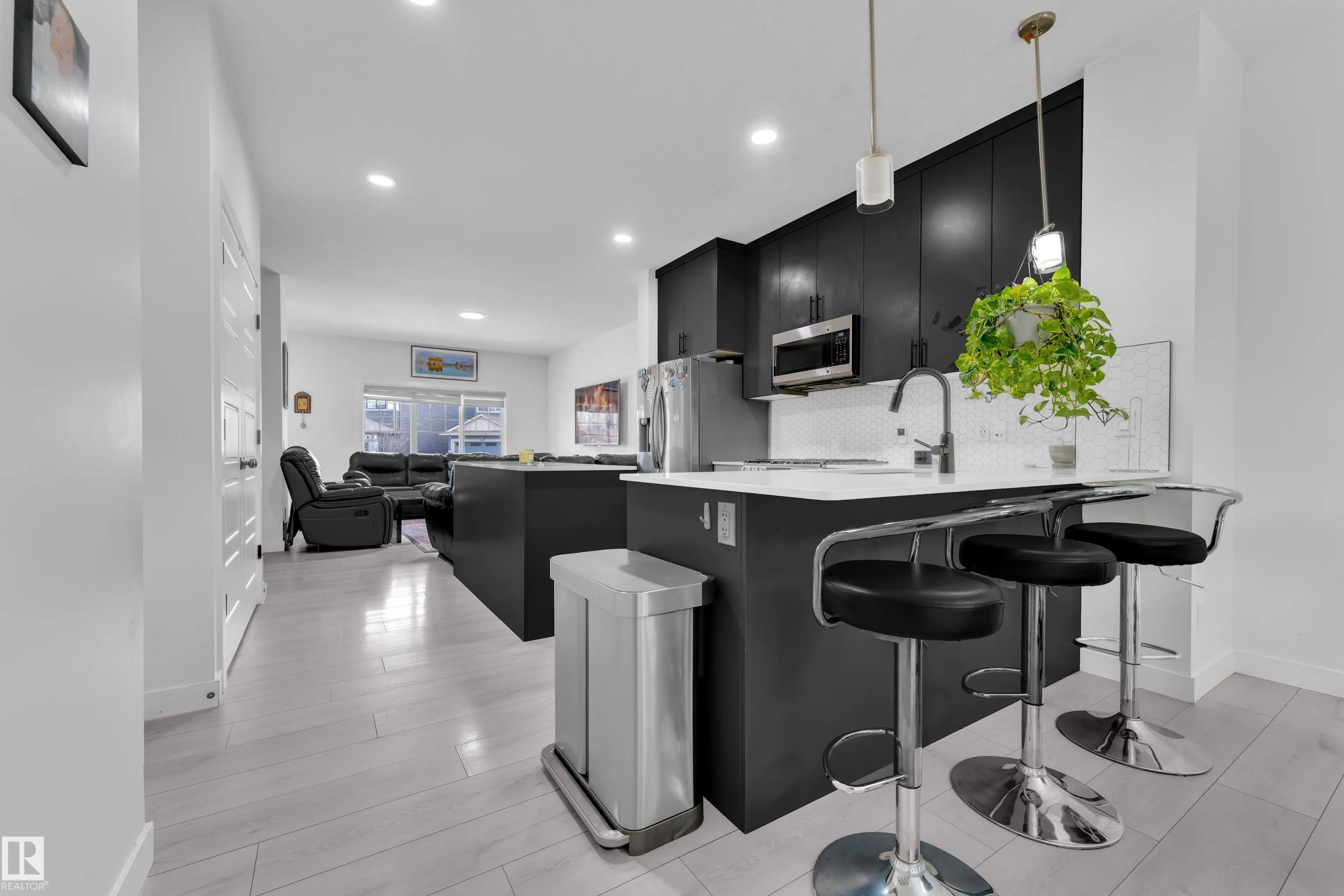 1645 PLUM CIRCLE Circle