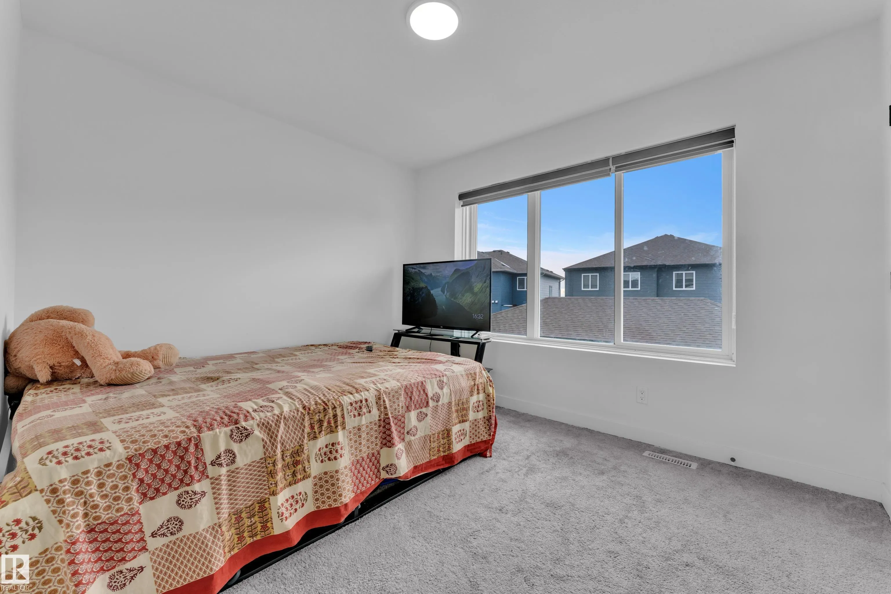 1645 PLUM CIRCLE Circle