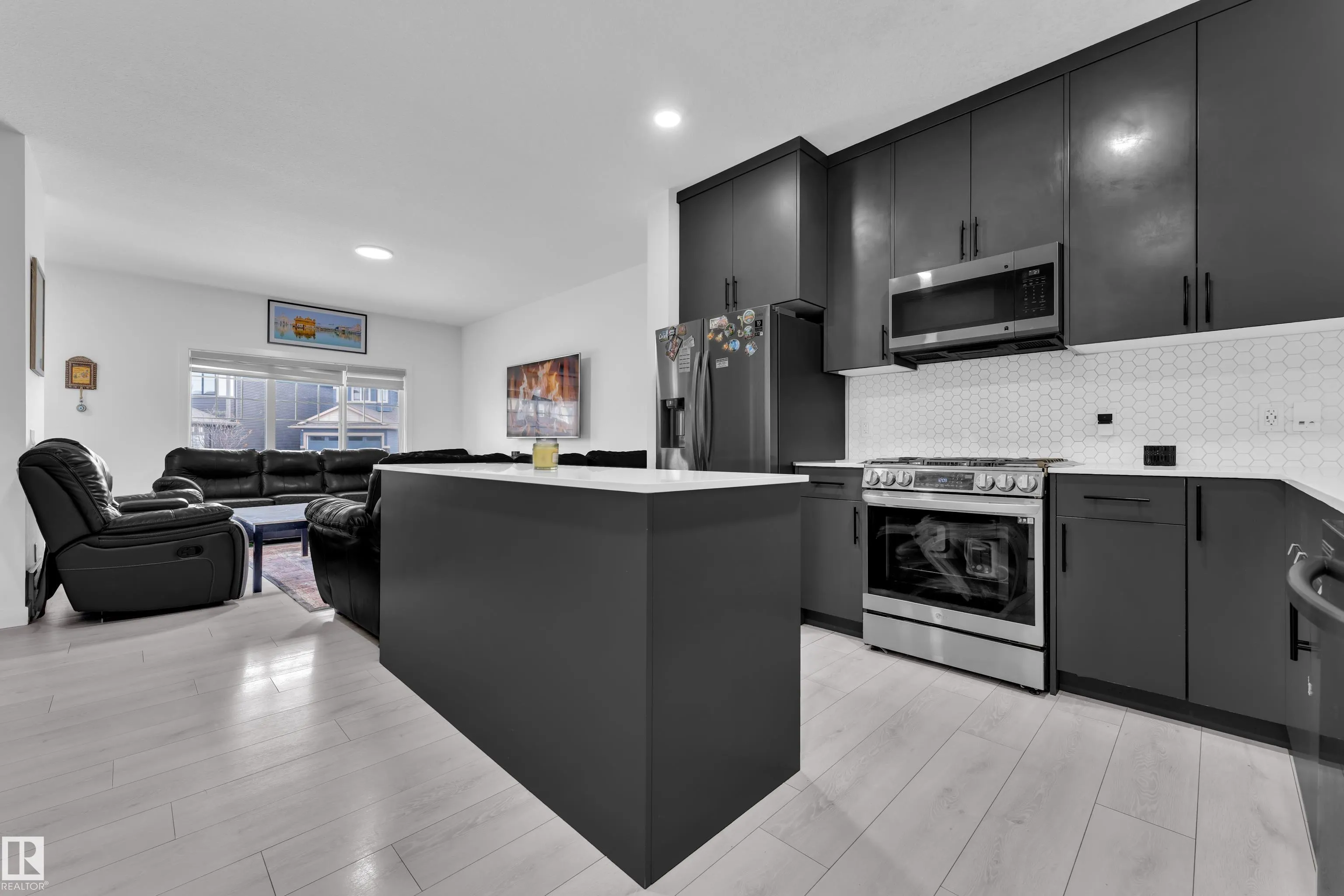1645 PLUM CIRCLE Circle