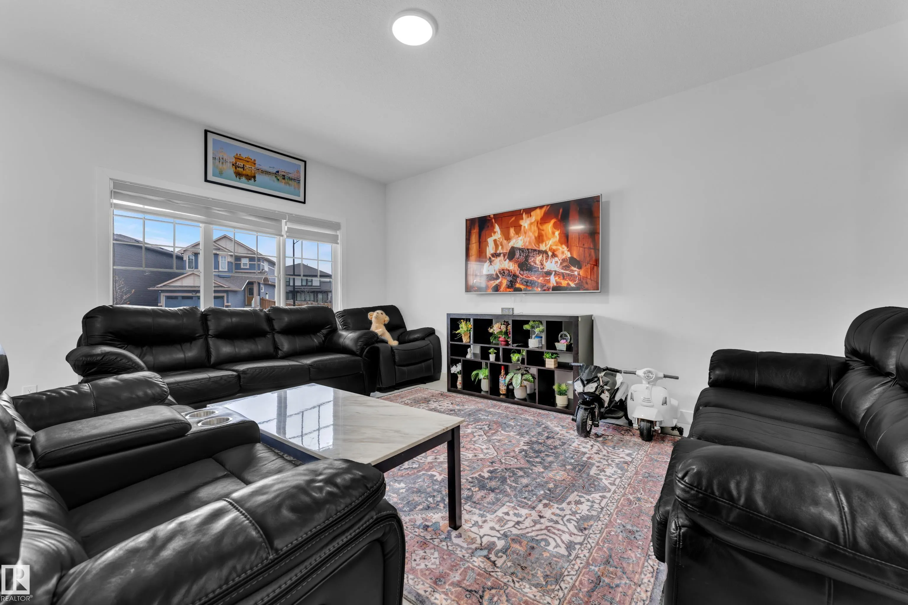 1645 PLUM CIRCLE Circle