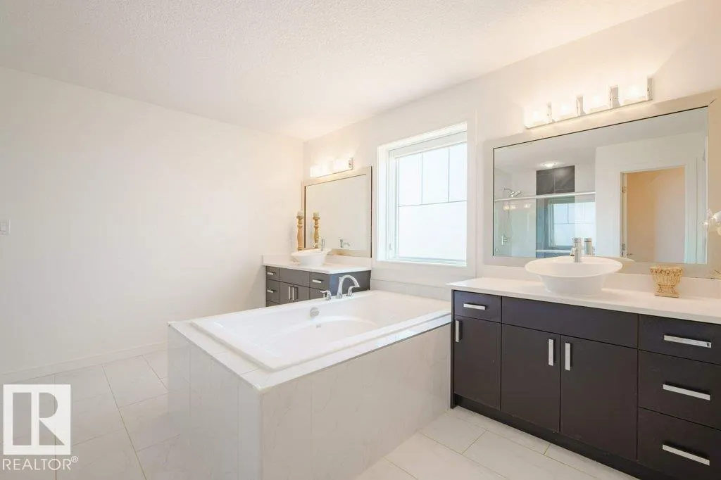 3386 Cutler Crescent