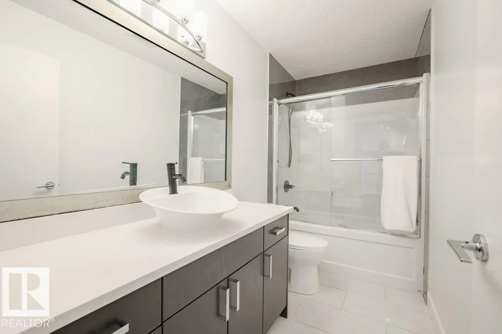 3386 Cutler Crescent