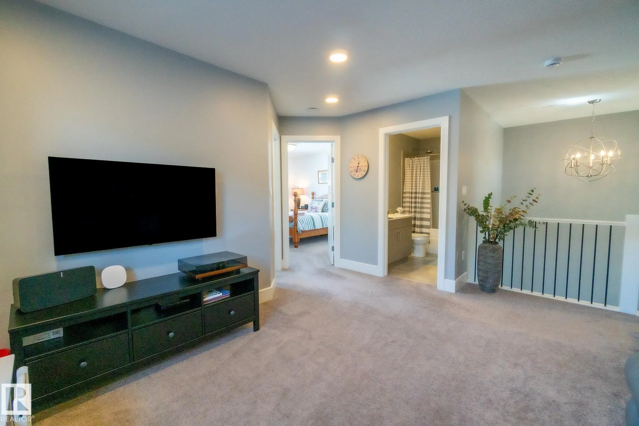 4910 HAWTHORN Place
