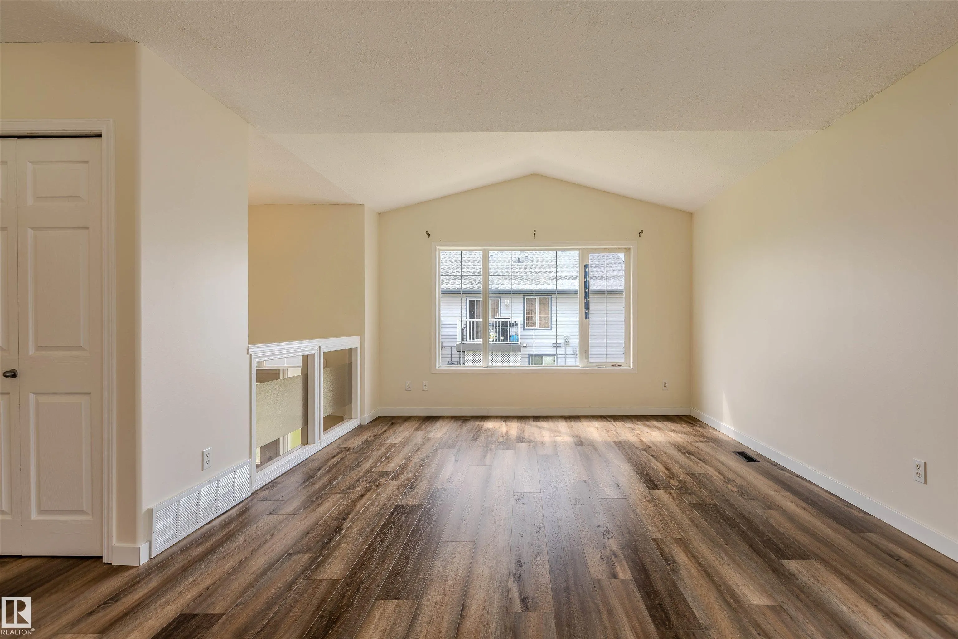 10102 103 Street