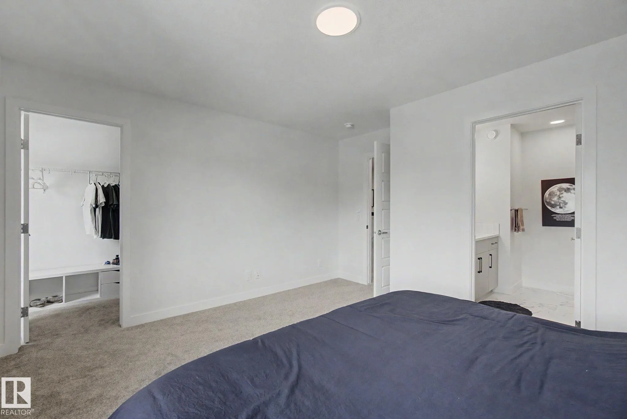 5745 HAWTHORN Common