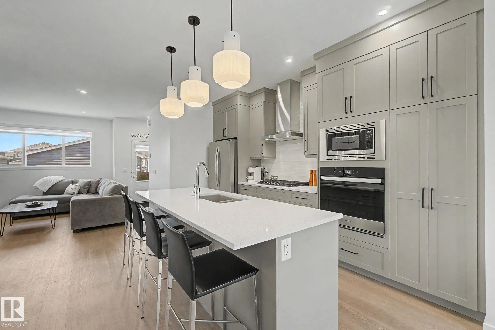 5745 HAWTHORN Common