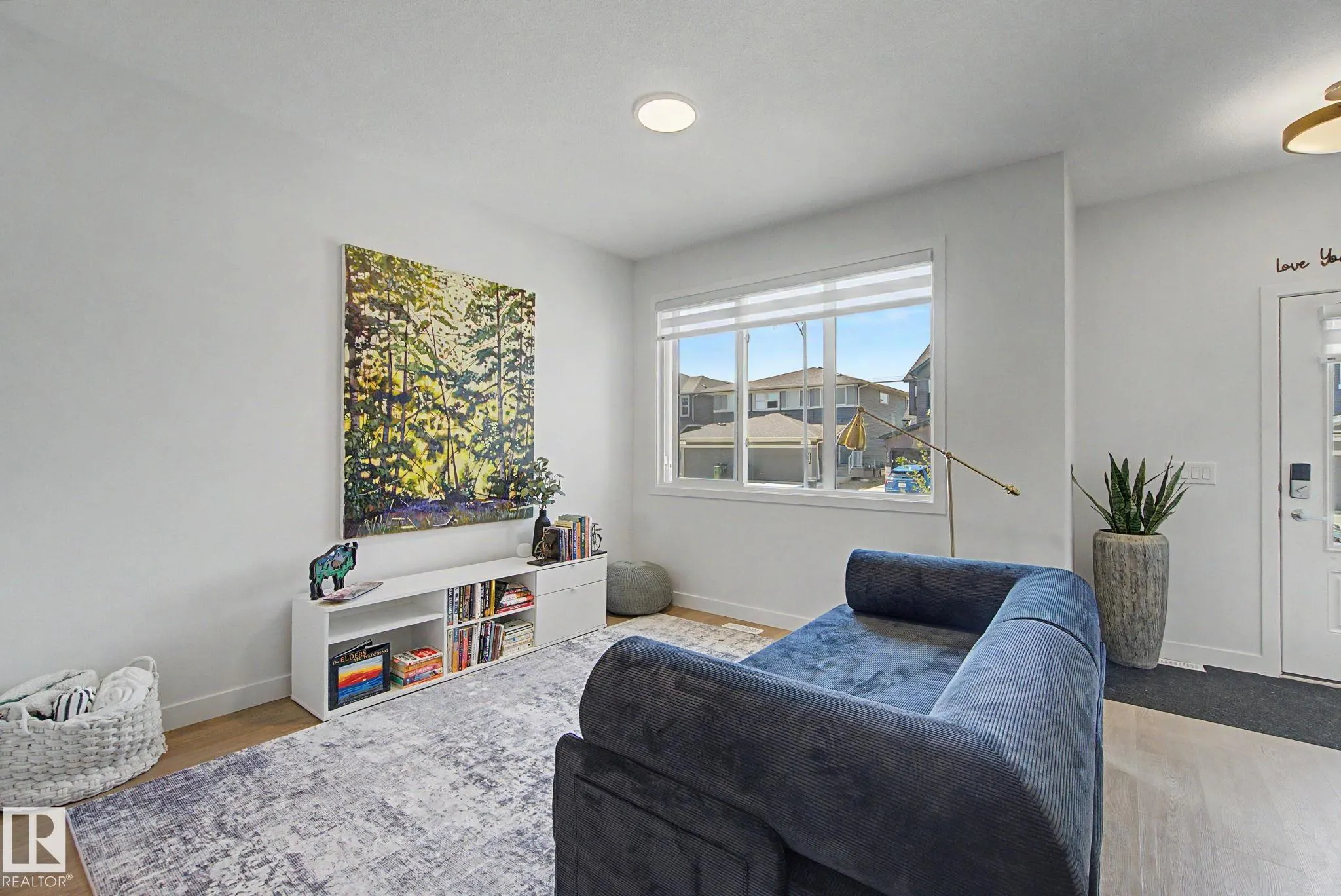 5745 HAWTHORN Common