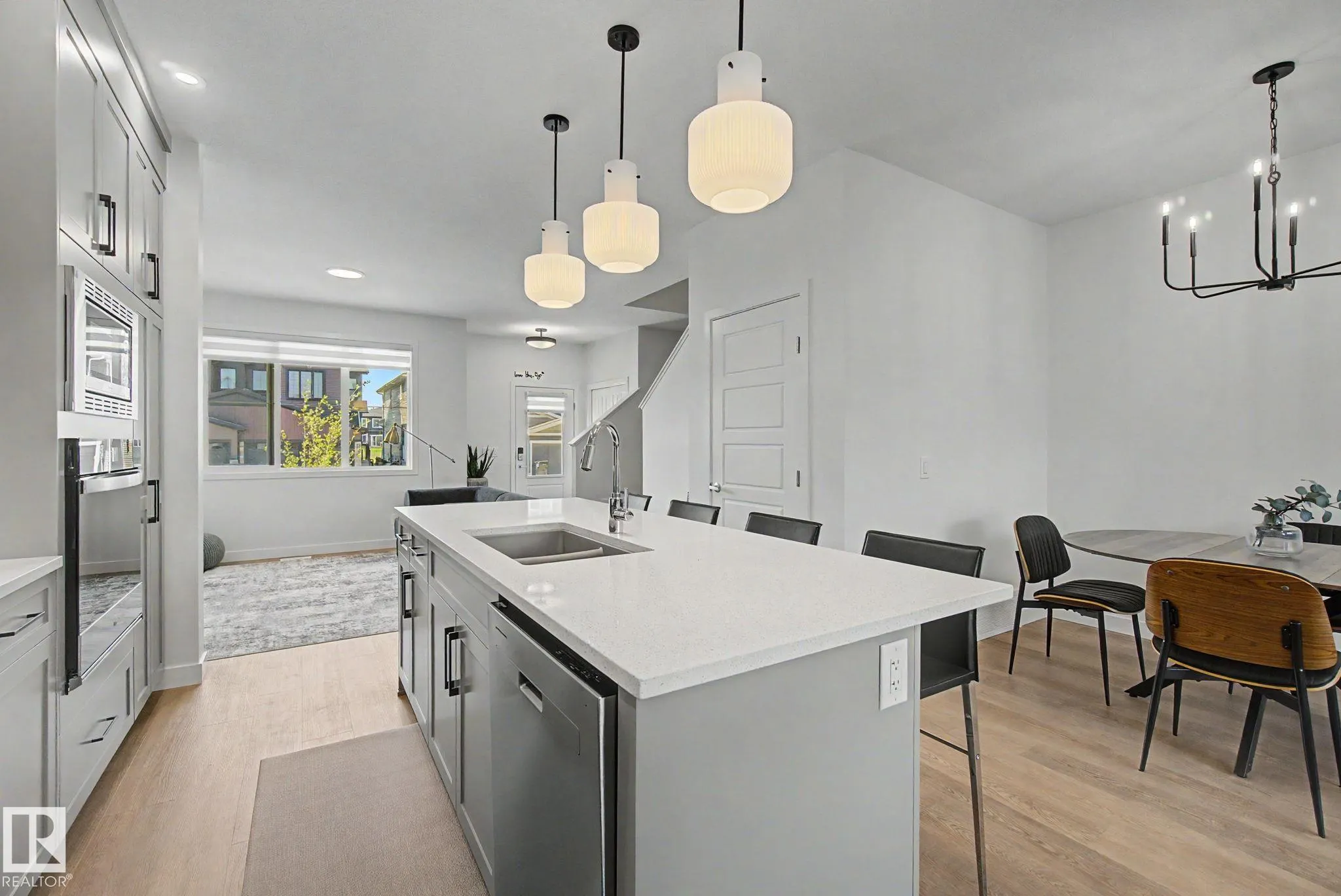 5745 HAWTHORN Common