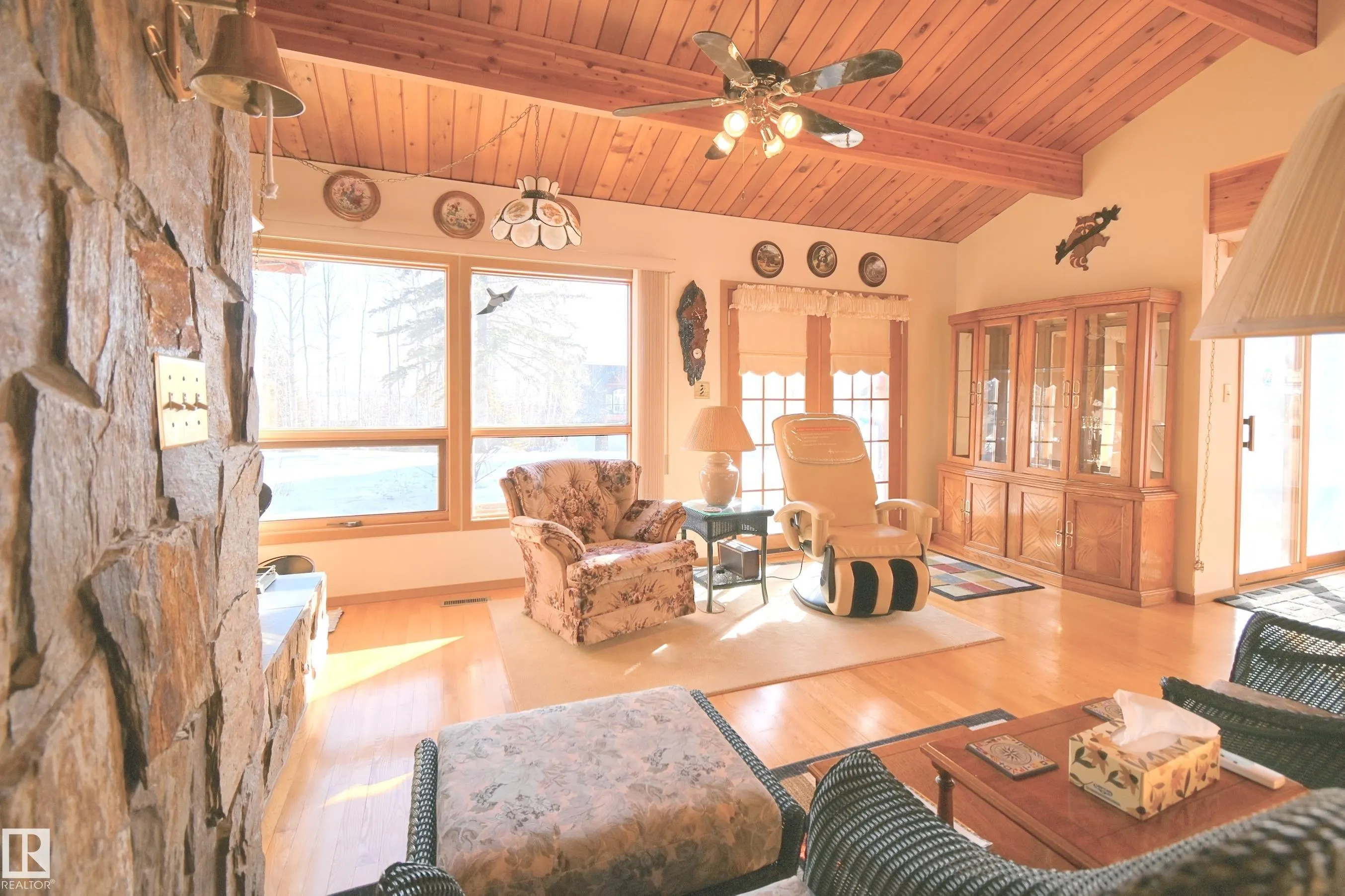 4521 LAKESHORE Road