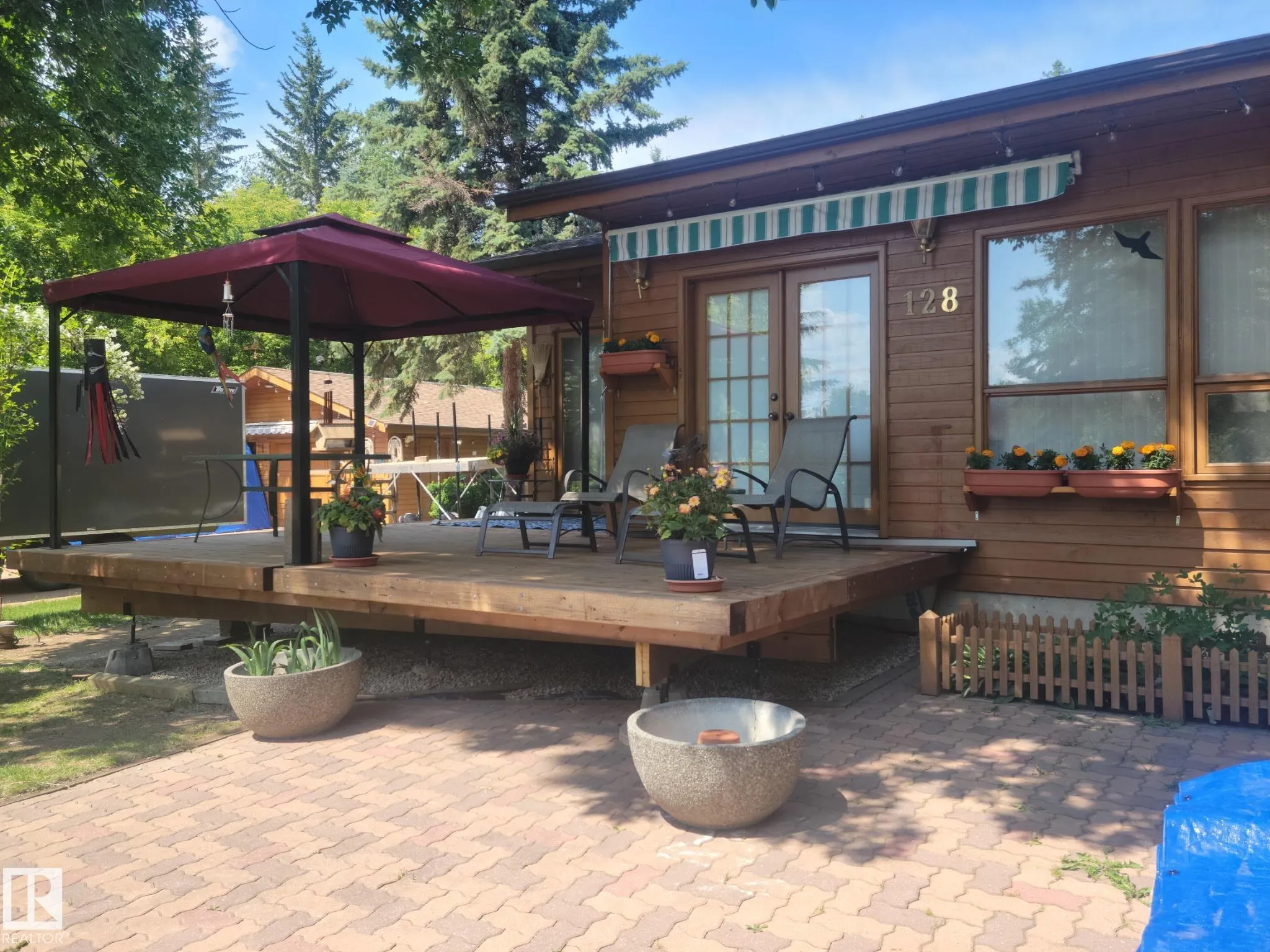 4521 LAKESHORE Road