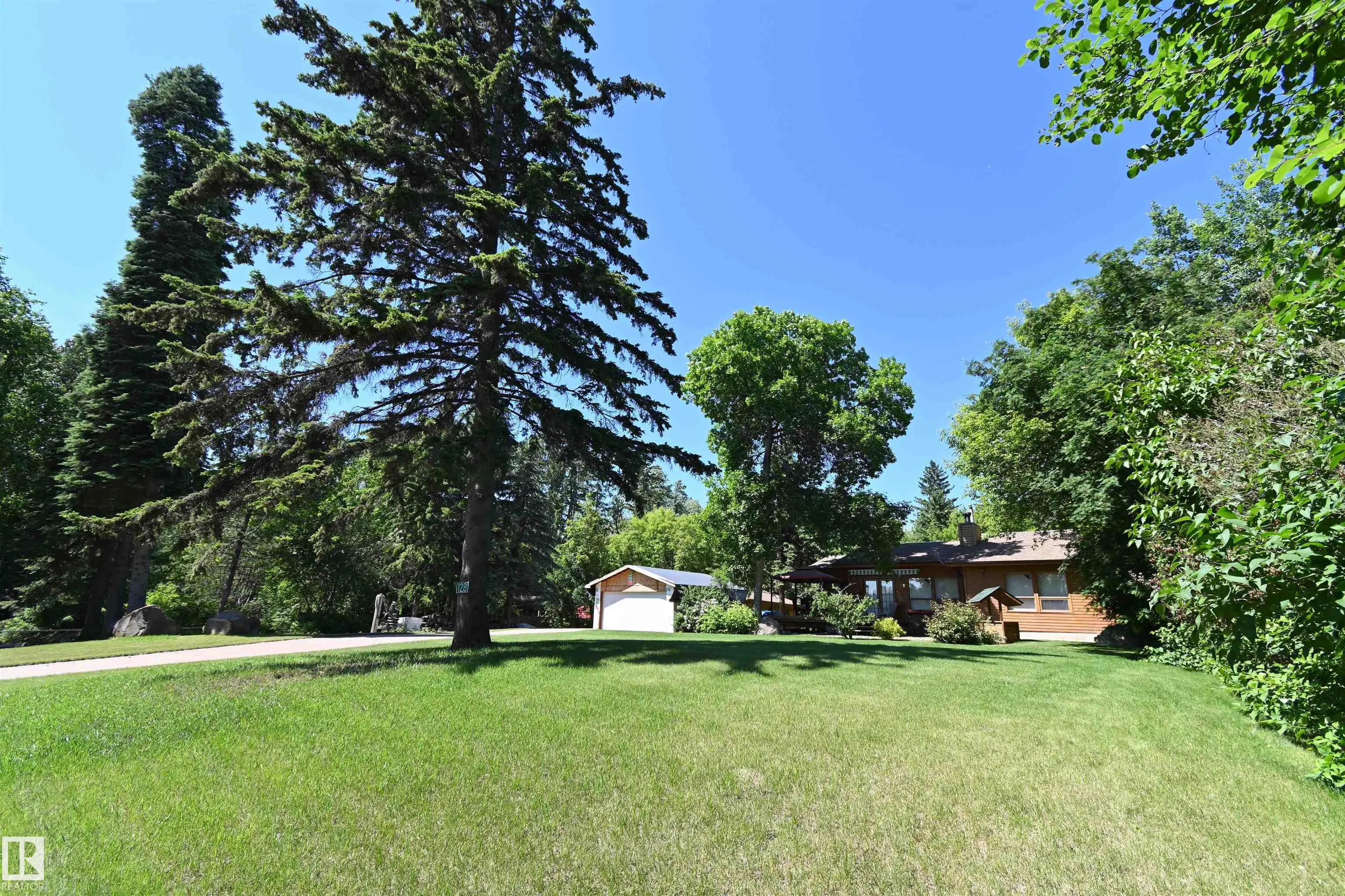 4521 LAKESHORE Road