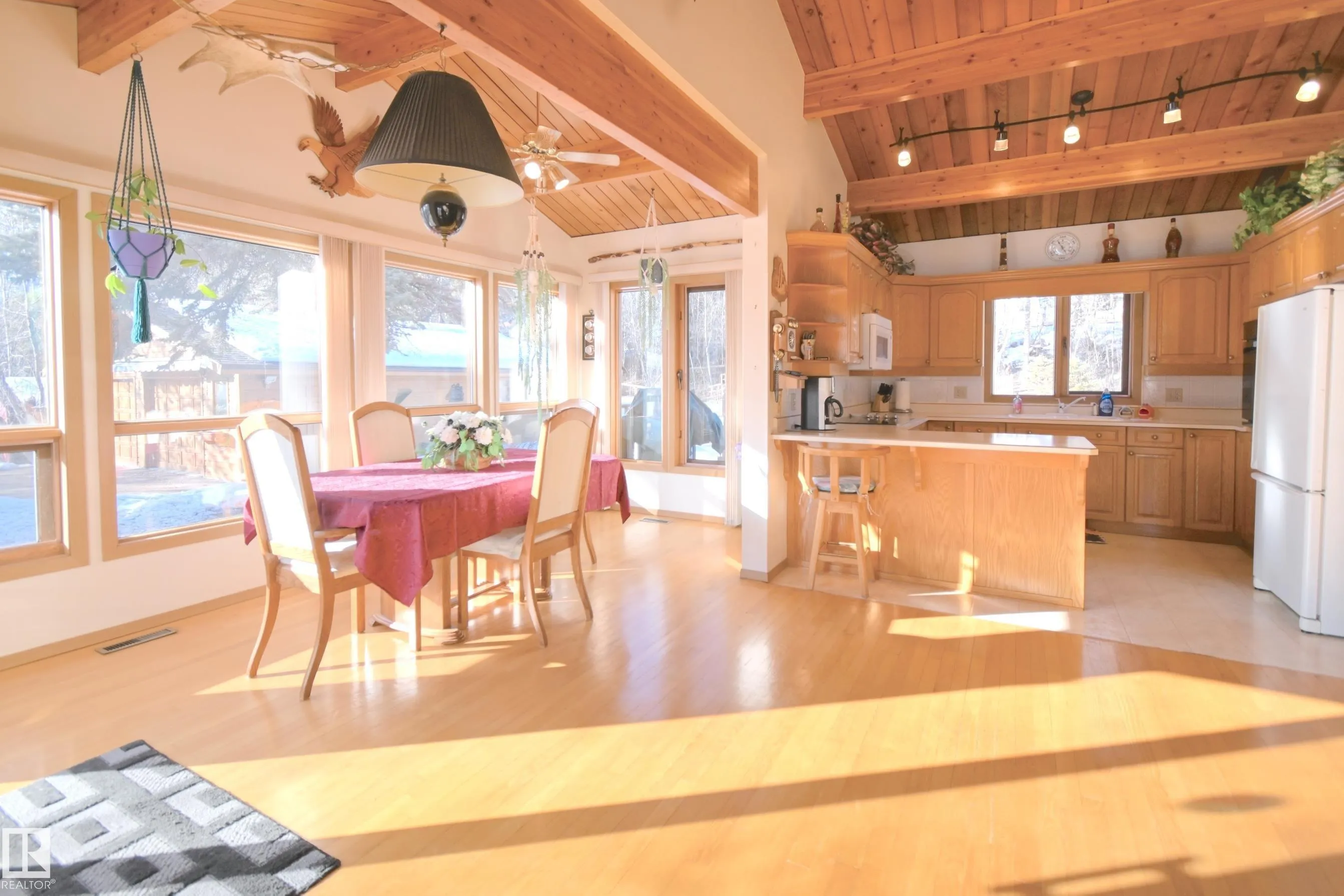 4521 LAKESHORE Road