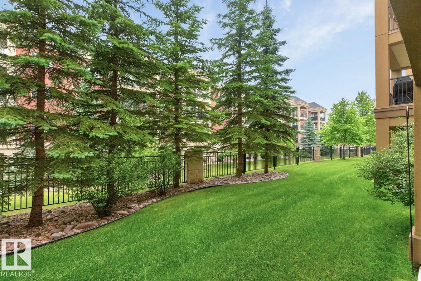 400 PALISADES Way