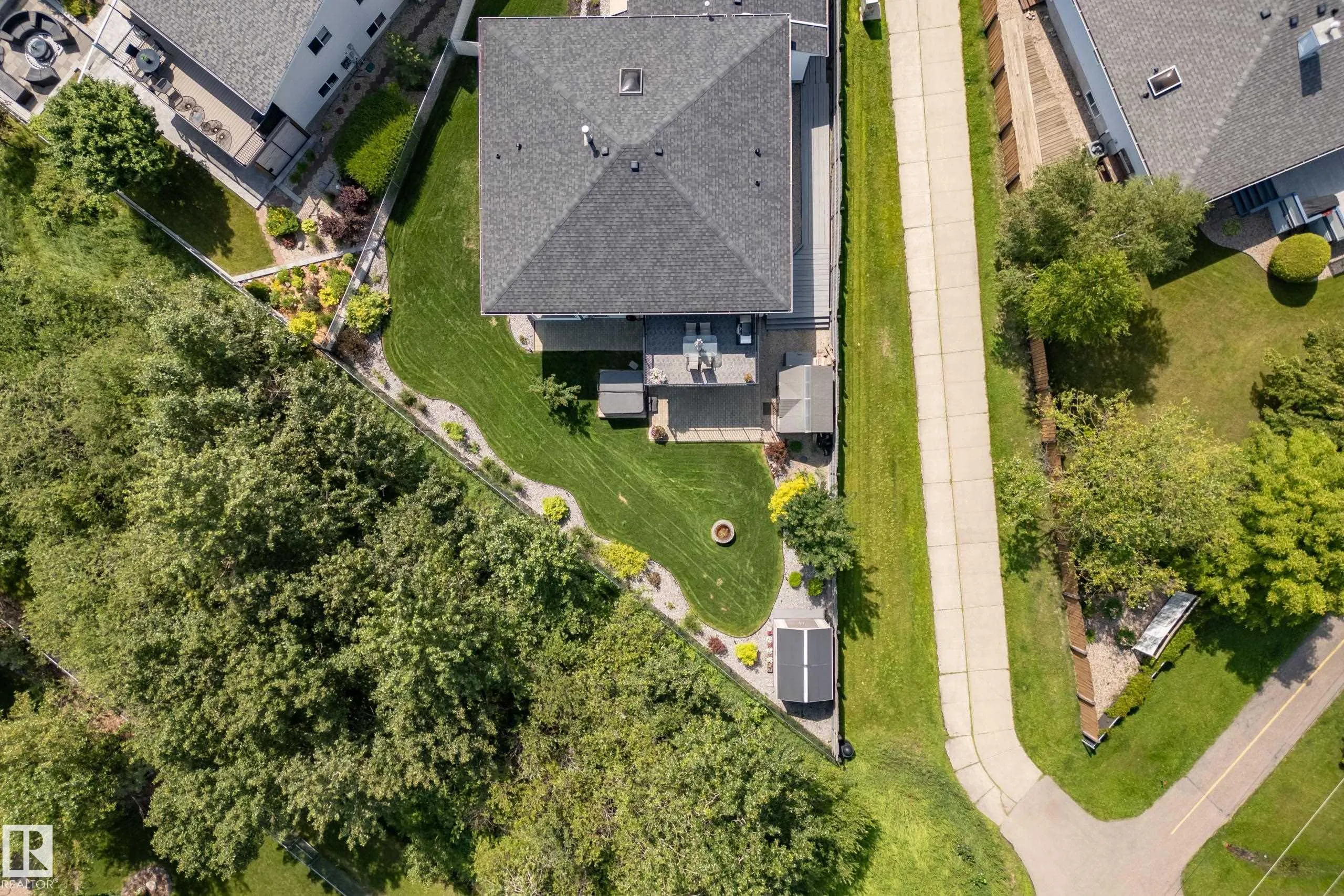 75 CHARLTON Crescent