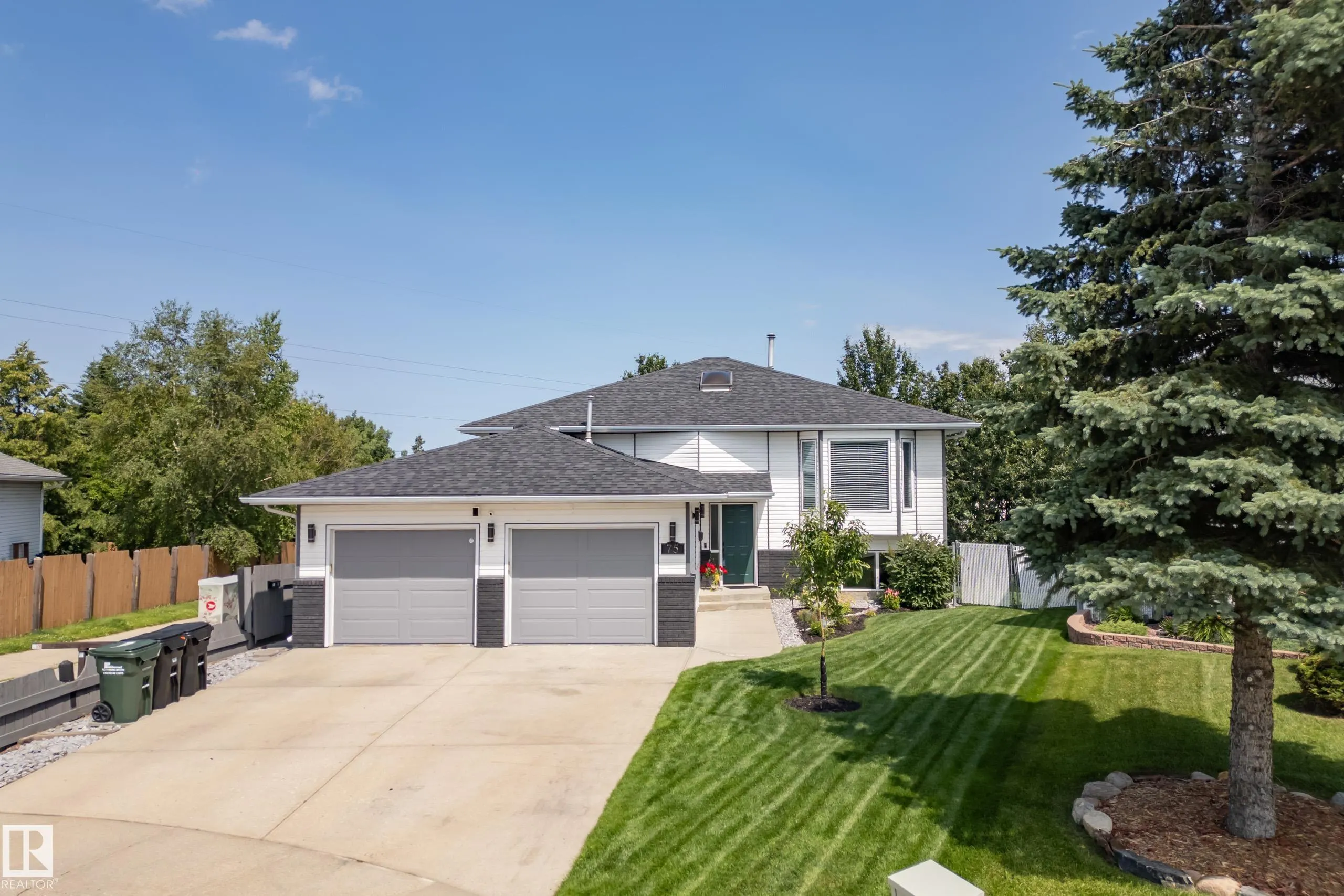 75 CHARLTON Crescent