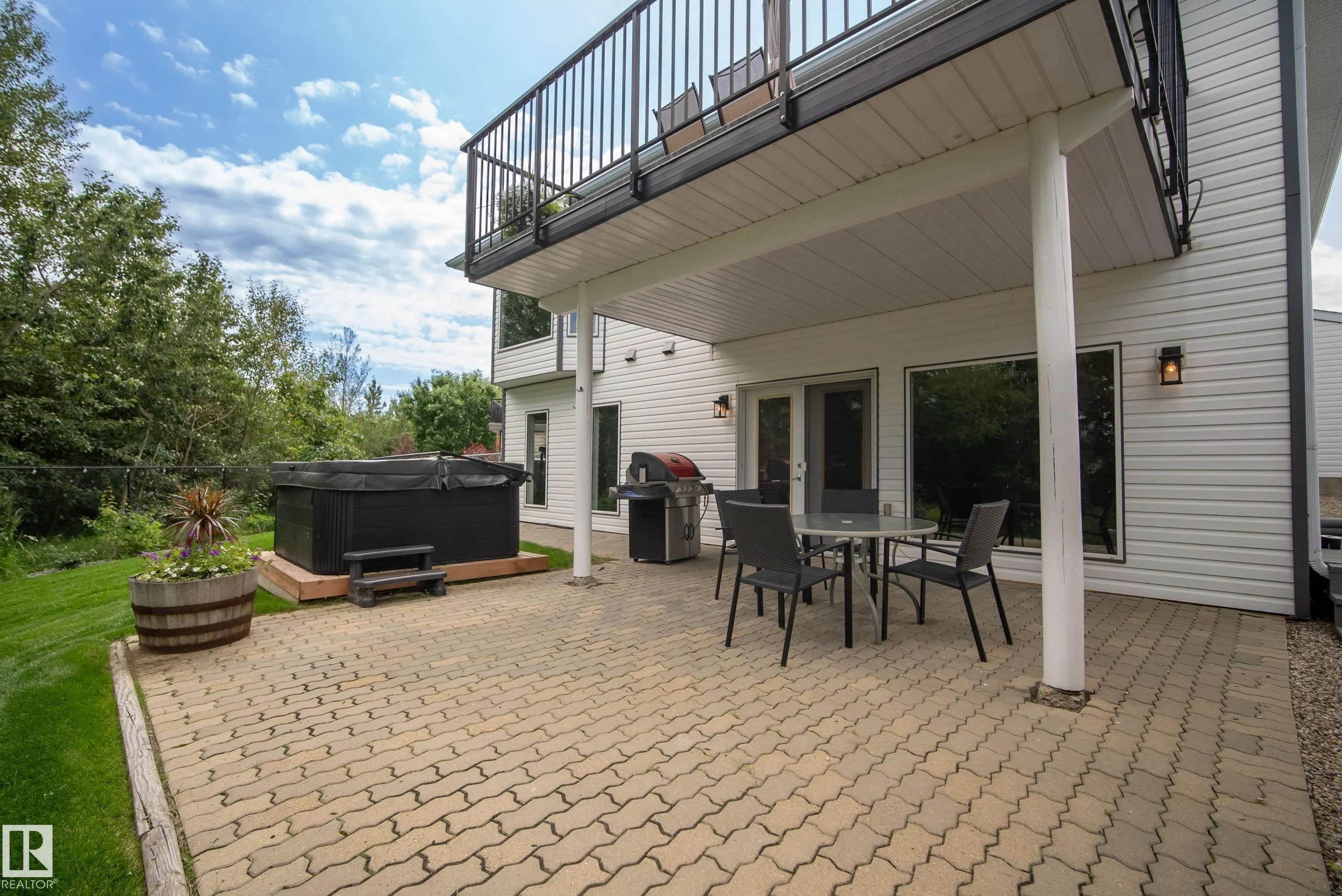 75 CHARLTON Crescent