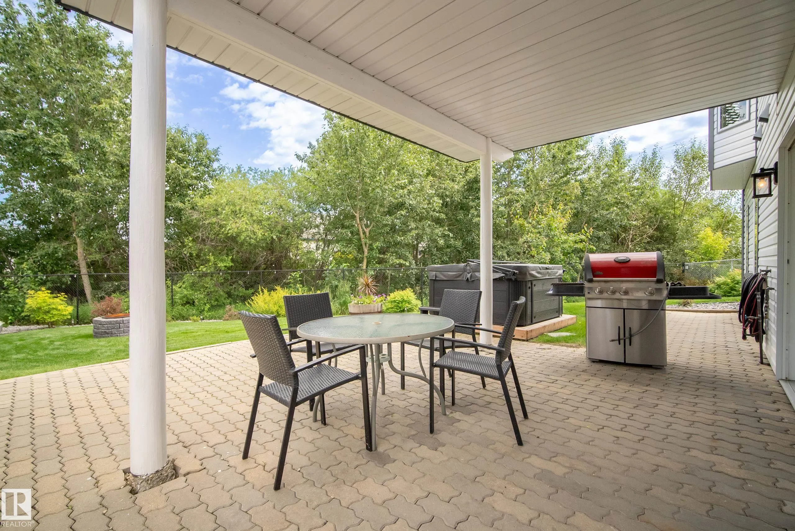 75 CHARLTON Crescent