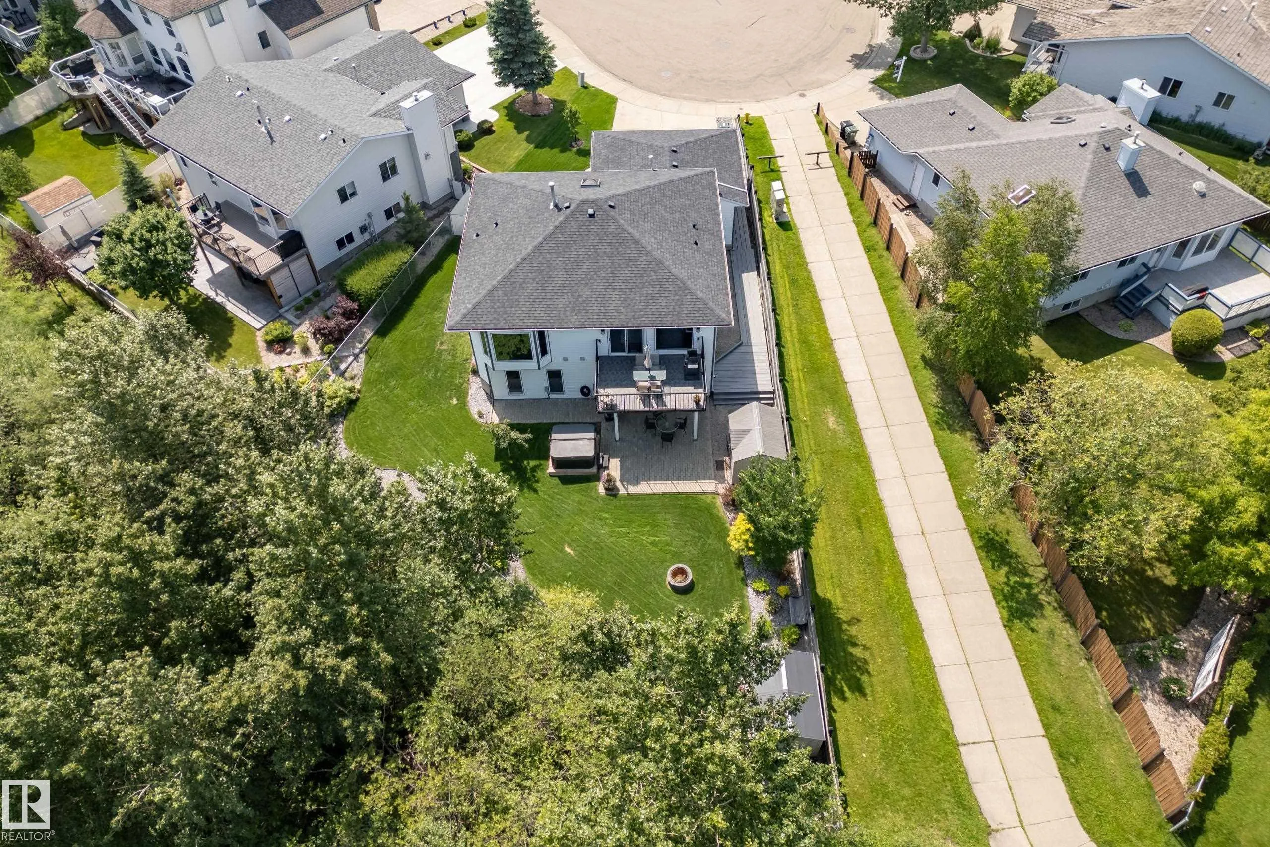 75 CHARLTON Crescent
