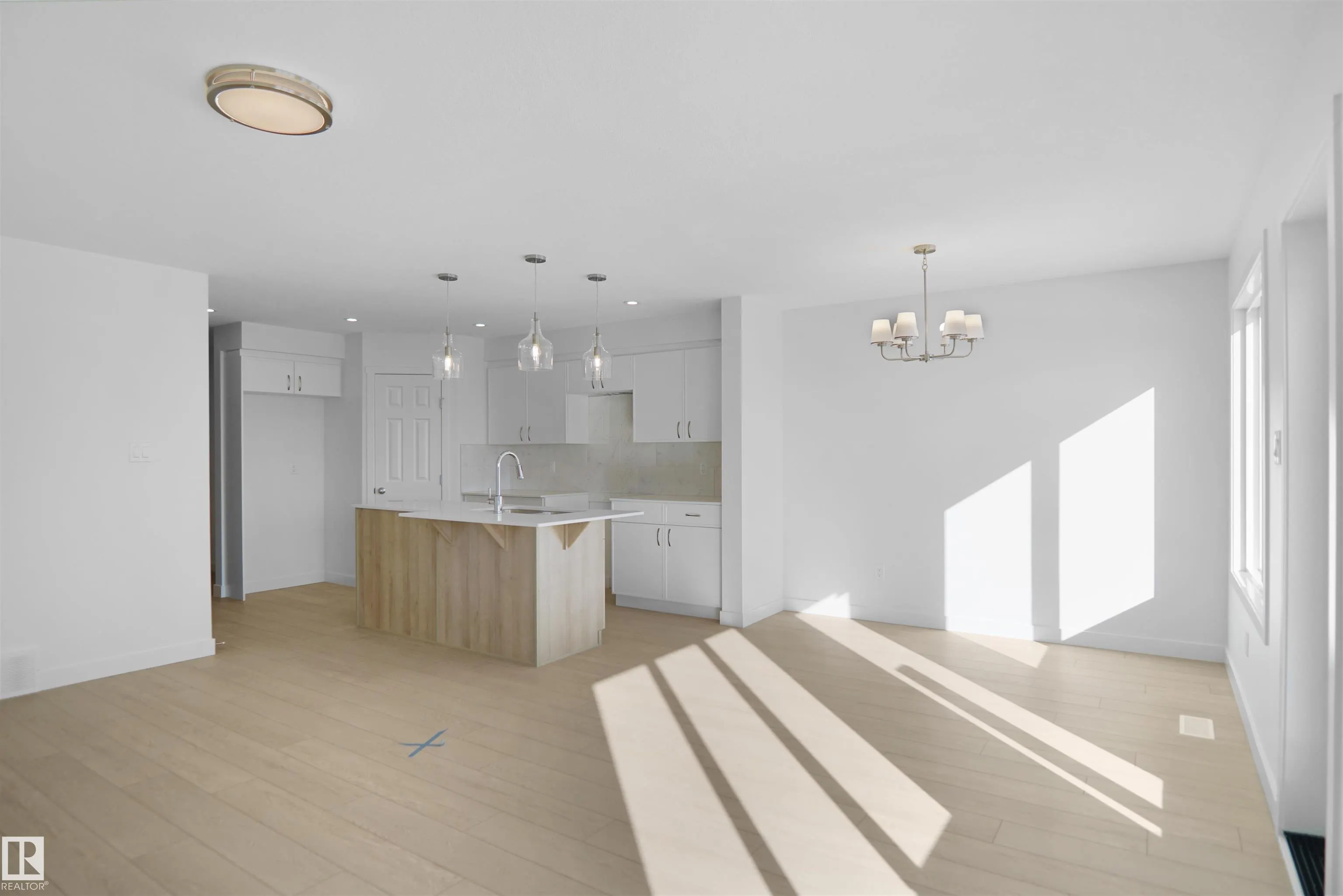 8893 Carson Way